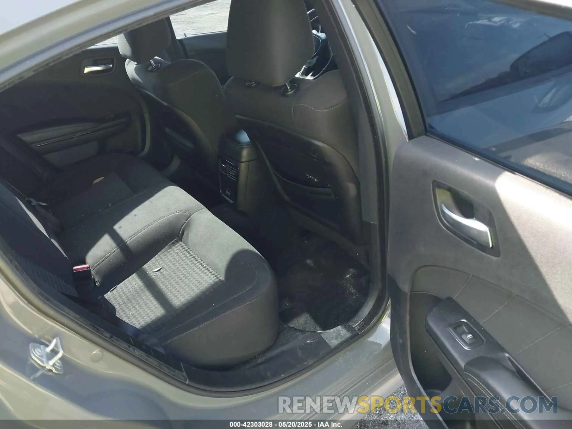 8 Photograph of a damaged car 2C3CDXHG4KH714020 DODGE CHARGER 2019