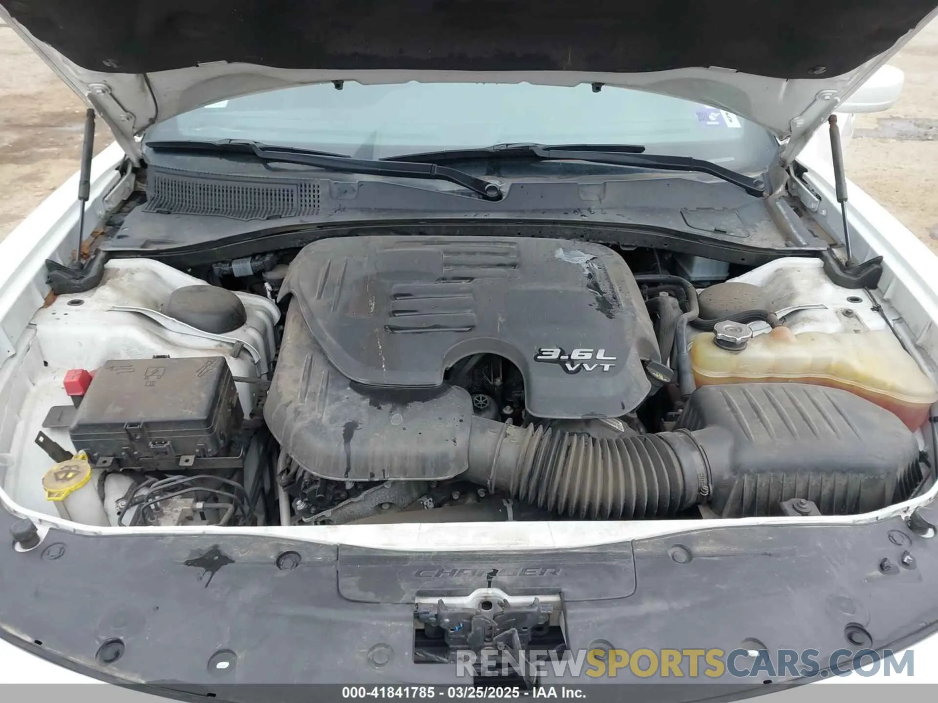 10 Photograph of a damaged car 2C3CDXHG5KH585138 DODGE CHARGER 2019