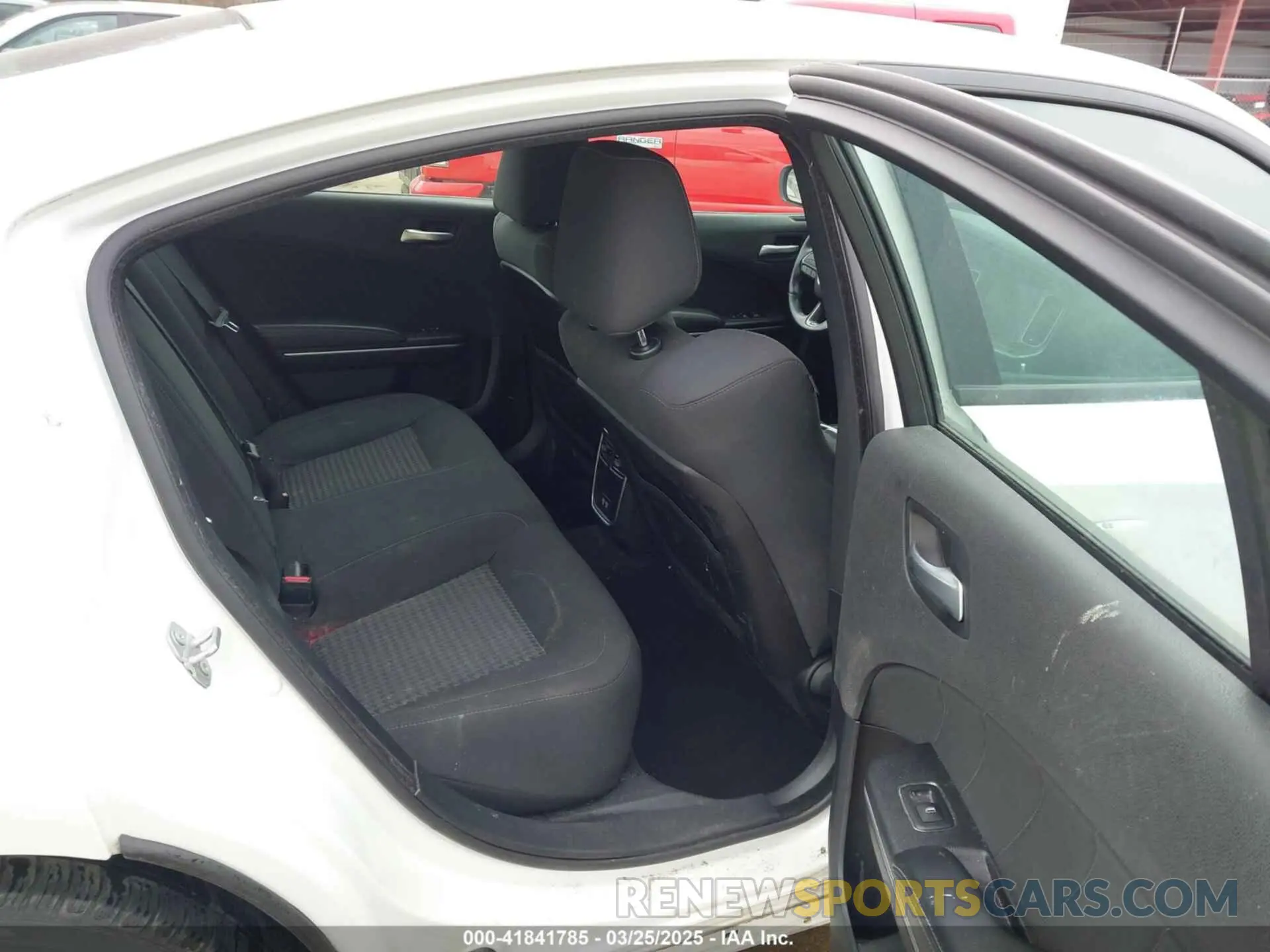 8 Photograph of a damaged car 2C3CDXHG5KH585138 DODGE CHARGER 2019