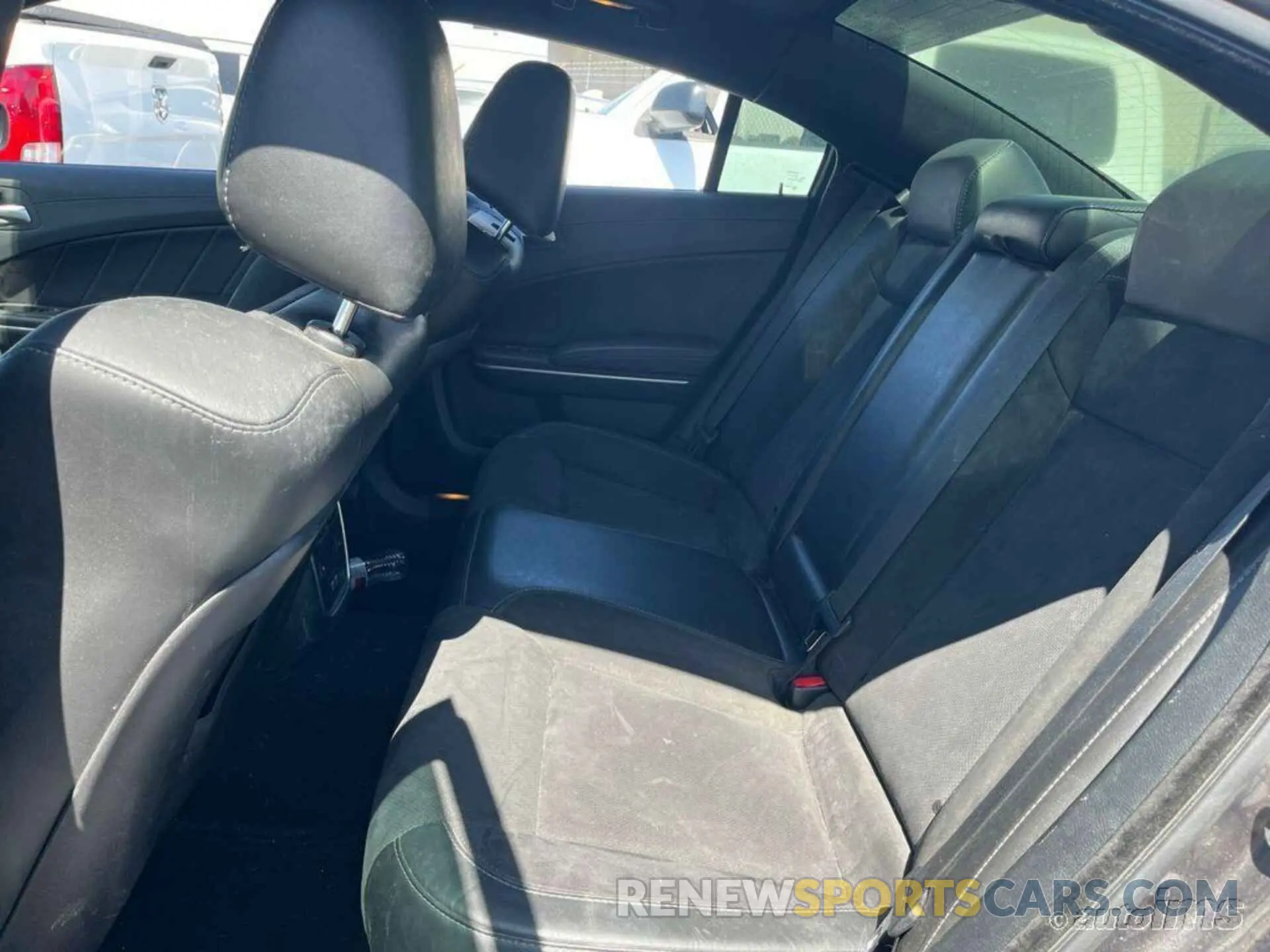 4 Photograph of a damaged car 2C3CDXHG5KH588086 DODGE CHARGER 2019