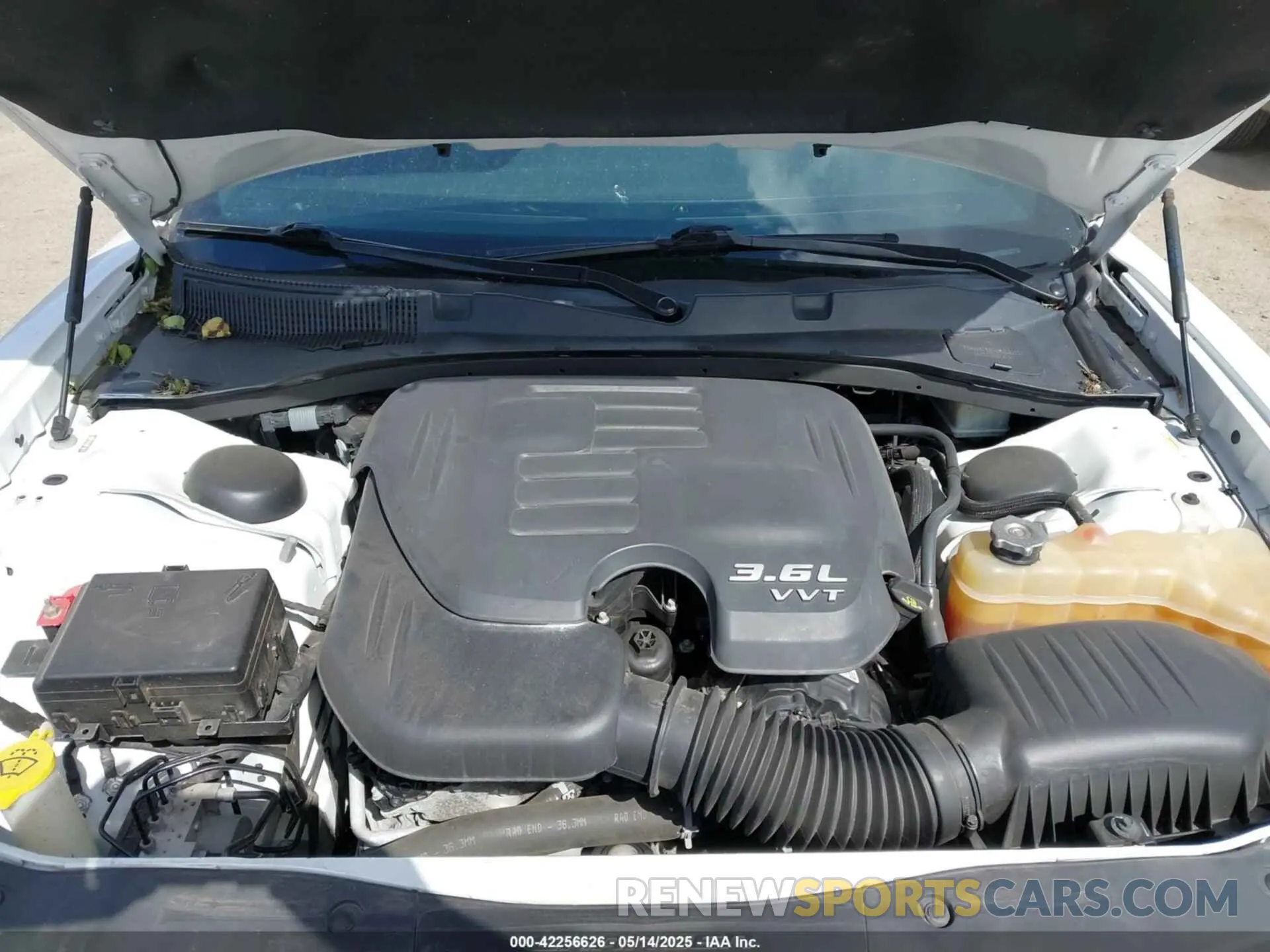 10 Photograph of a damaged car 2C3CDXHG5KH671128 DODGE CHARGER 2019