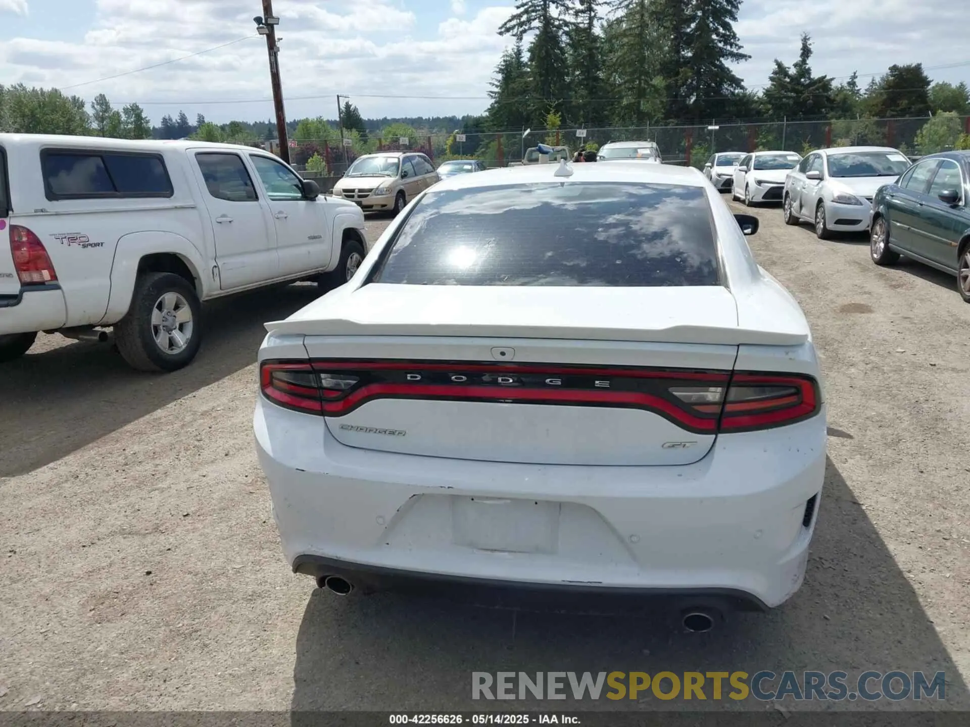 16 Photograph of a damaged car 2C3CDXHG5KH671128 DODGE CHARGER 2019