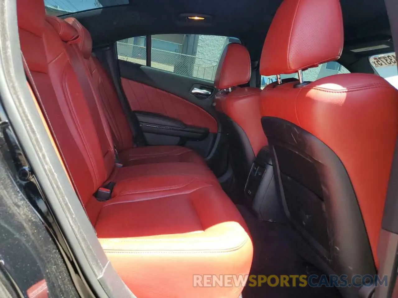 10 Photograph of a damaged car 2C3CDXHG6KH545232 DODGE CHARGER 2019