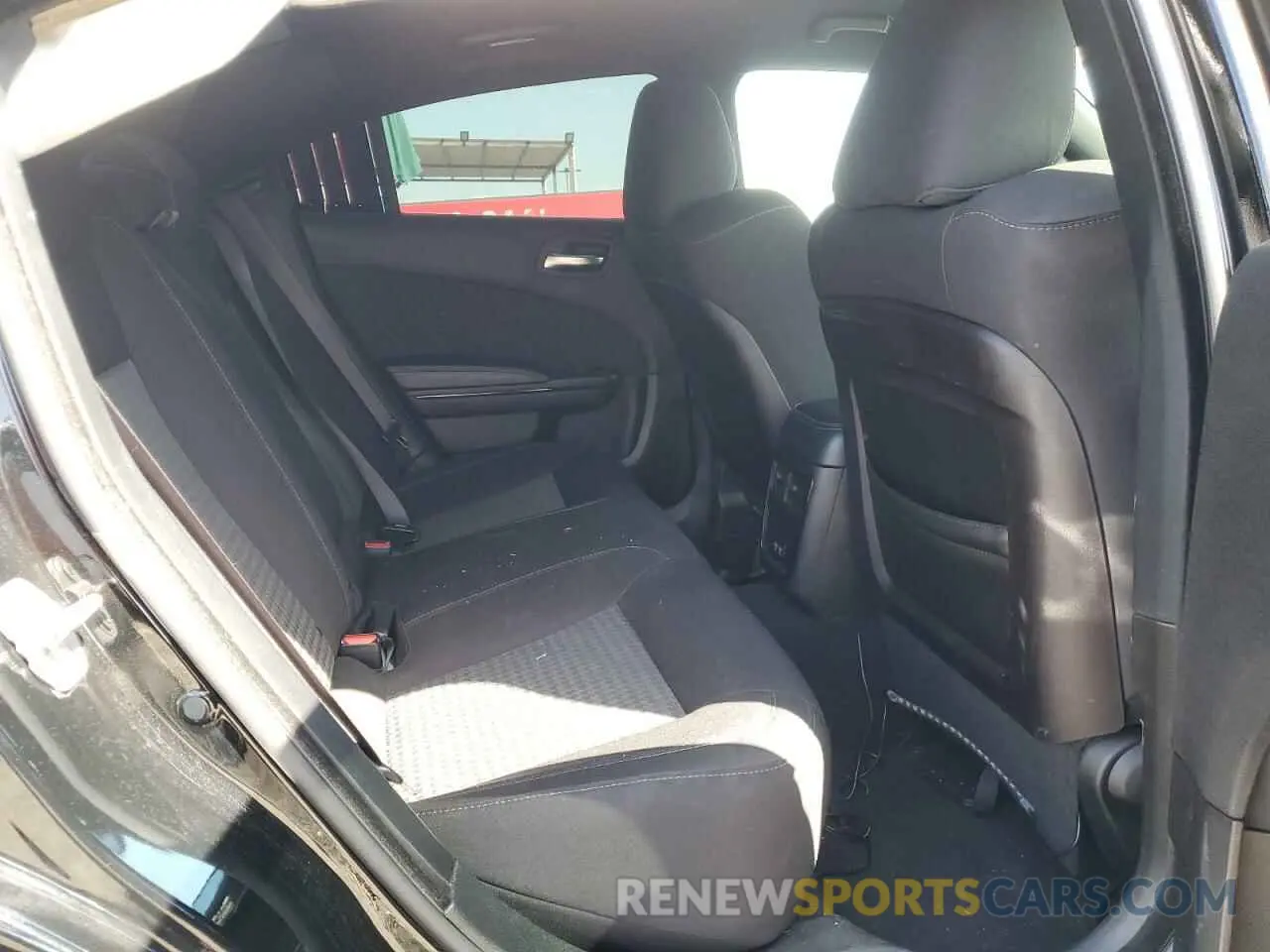 10 Photograph of a damaged car 2C3CDXHG6KH681814 DODGE CHARGER 2019