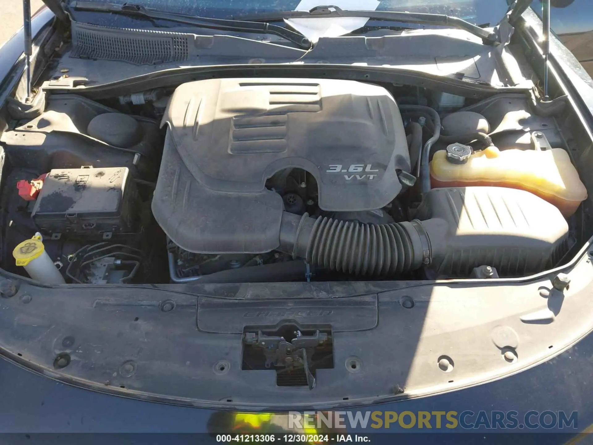 10 Photograph of a damaged car 2C3CDXHG6KH740375 DODGE CHARGER 2019