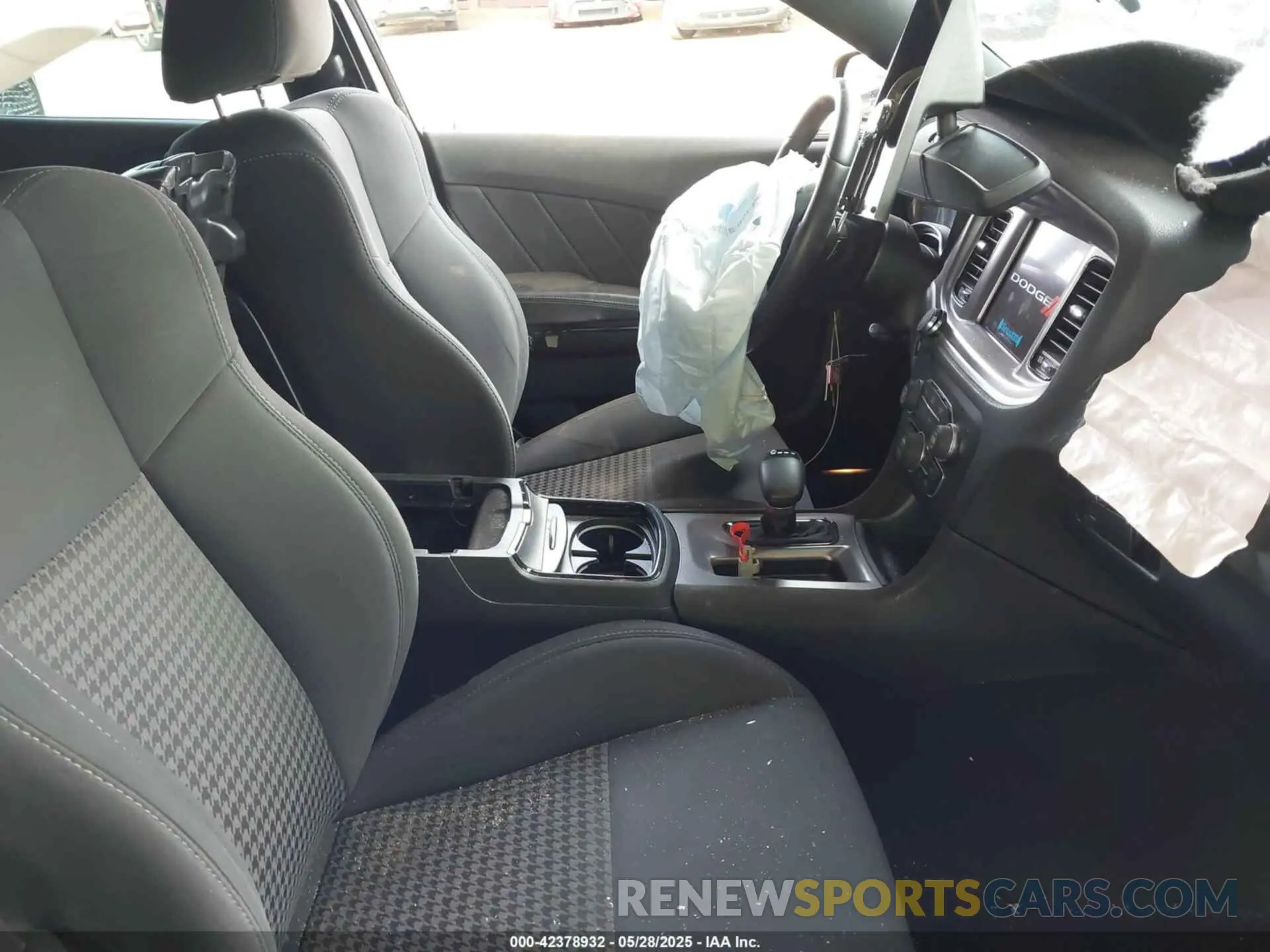 5 Photograph of a damaged car 2C3CDXHG7KH581740 DODGE CHARGER 2019