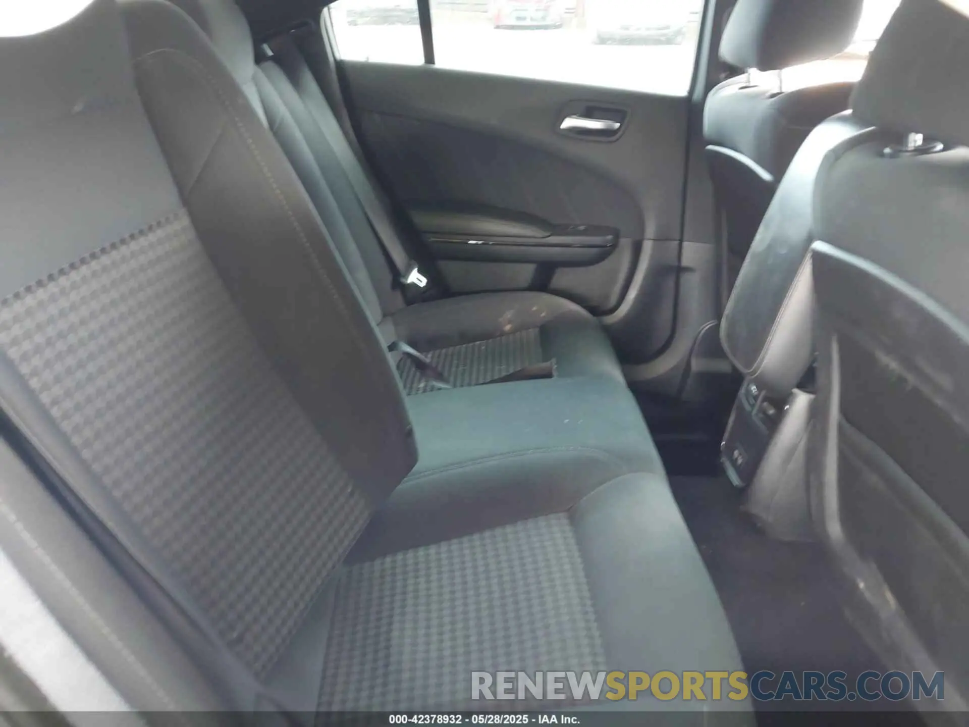 8 Photograph of a damaged car 2C3CDXHG7KH581740 DODGE CHARGER 2019