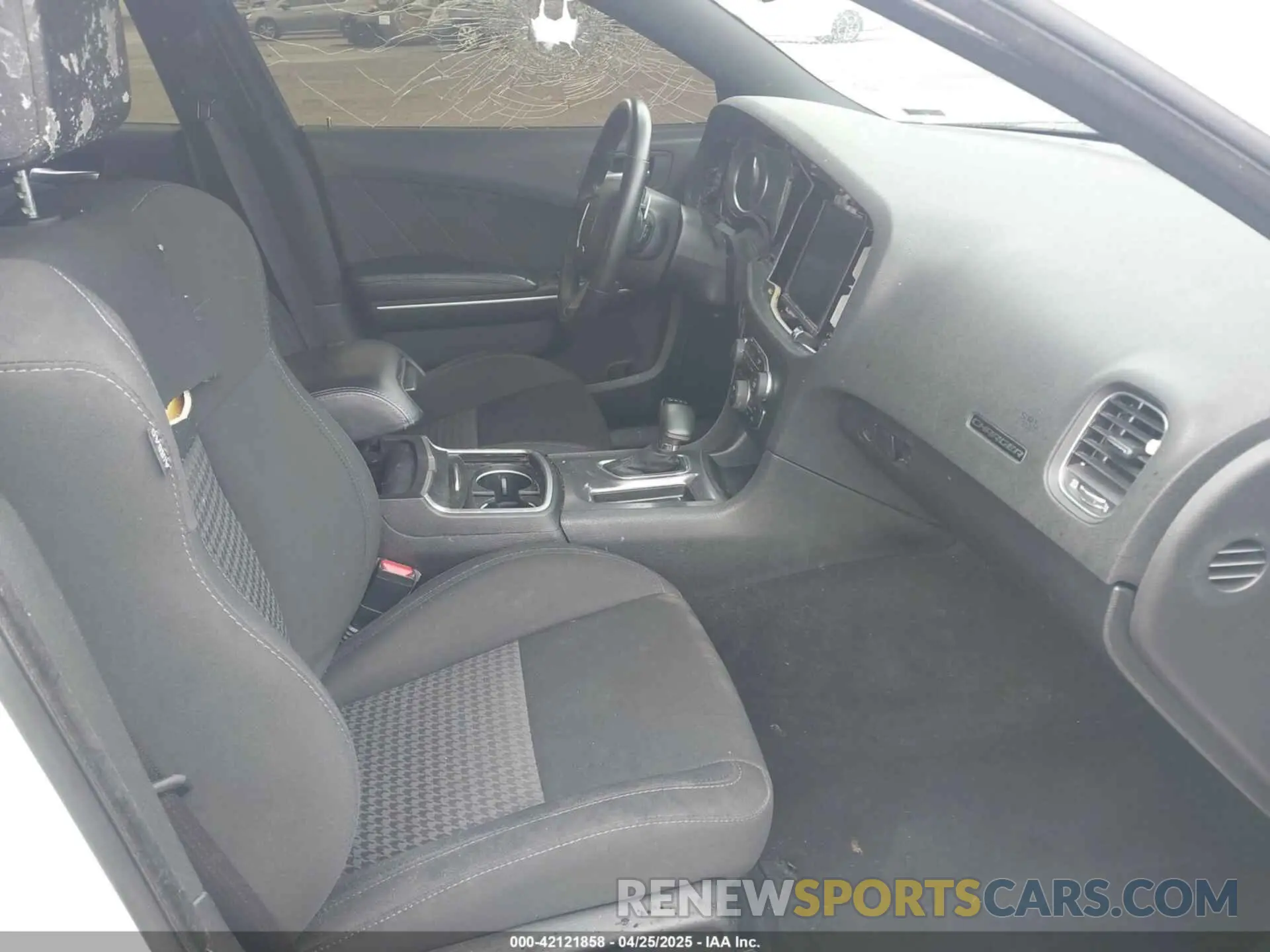 5 Photograph of a damaged car 2C3CDXHG7KH593094 DODGE CHARGER 2019