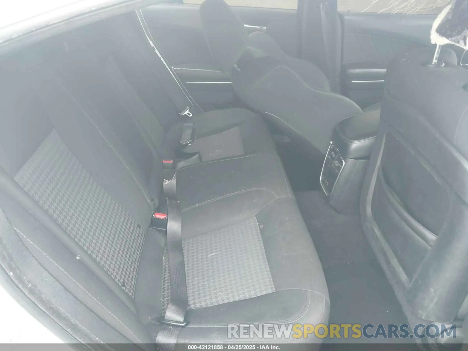 8 Photograph of a damaged car 2C3CDXHG7KH593094 DODGE CHARGER 2019