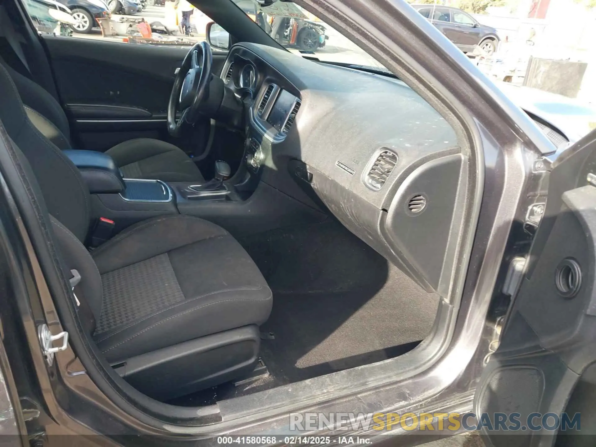 5 Photograph of a damaged car 2C3CDXHG8KH673651 DODGE CHARGER 2019
