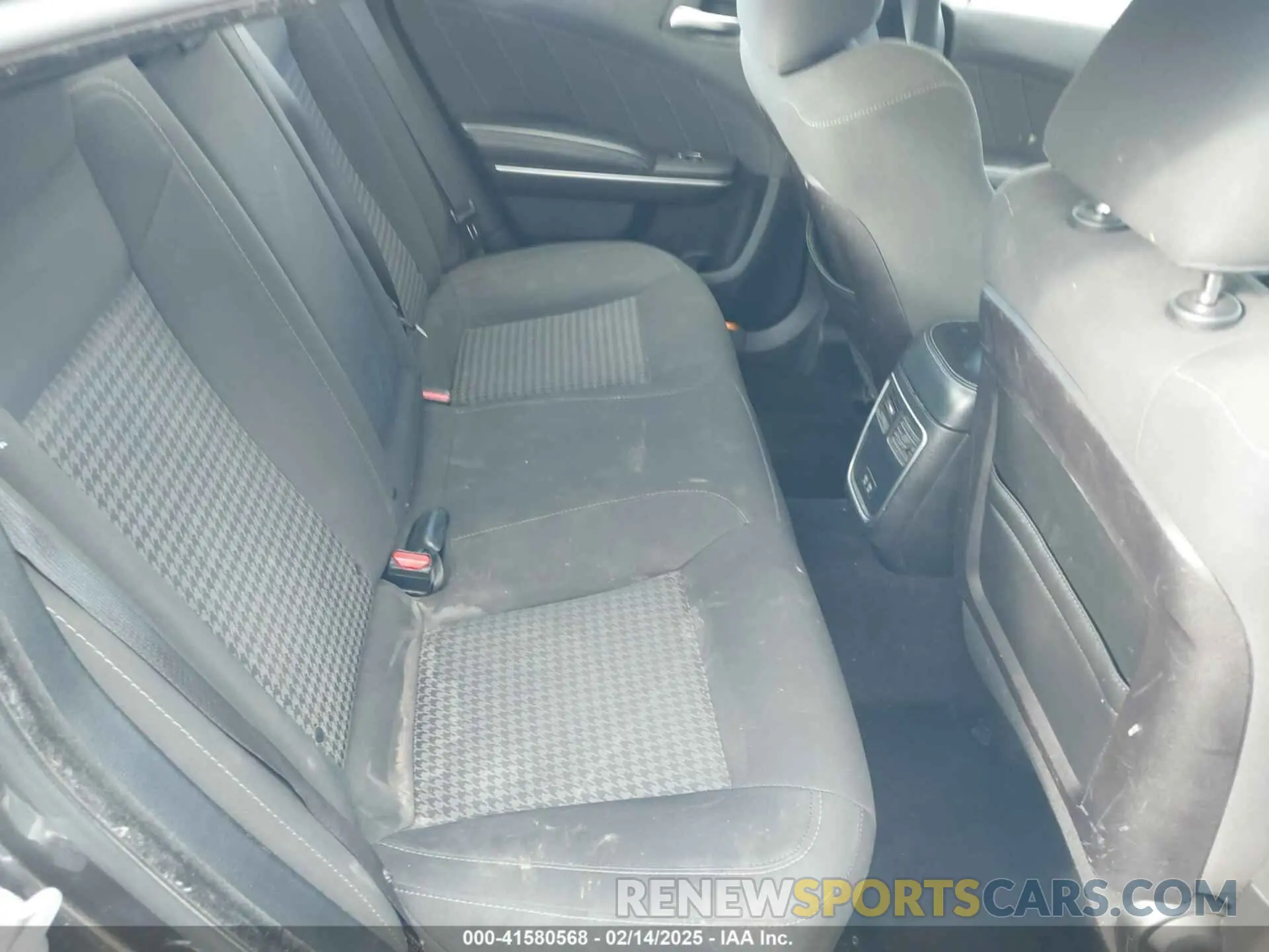 8 Photograph of a damaged car 2C3CDXHG8KH673651 DODGE CHARGER 2019