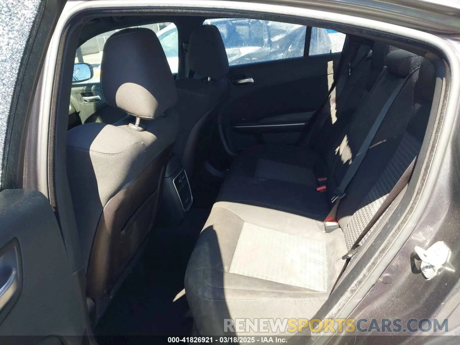 8 Photograph of a damaged car 2C3CDXHG8KH680955 DODGE CHARGER 2019