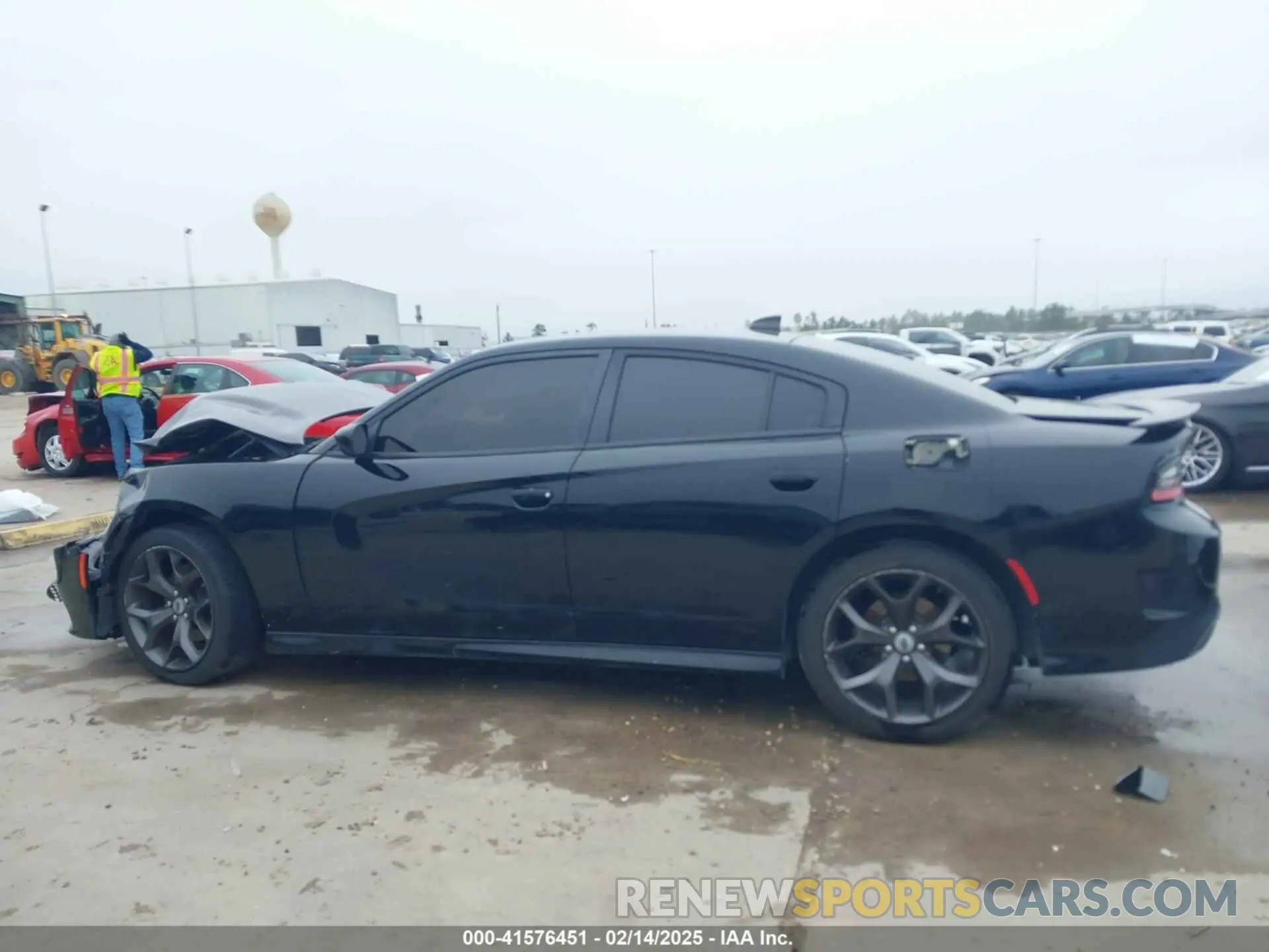 13 Photograph of a damaged car 2C3CDXHG8KH680986 DODGE CHARGER 2019