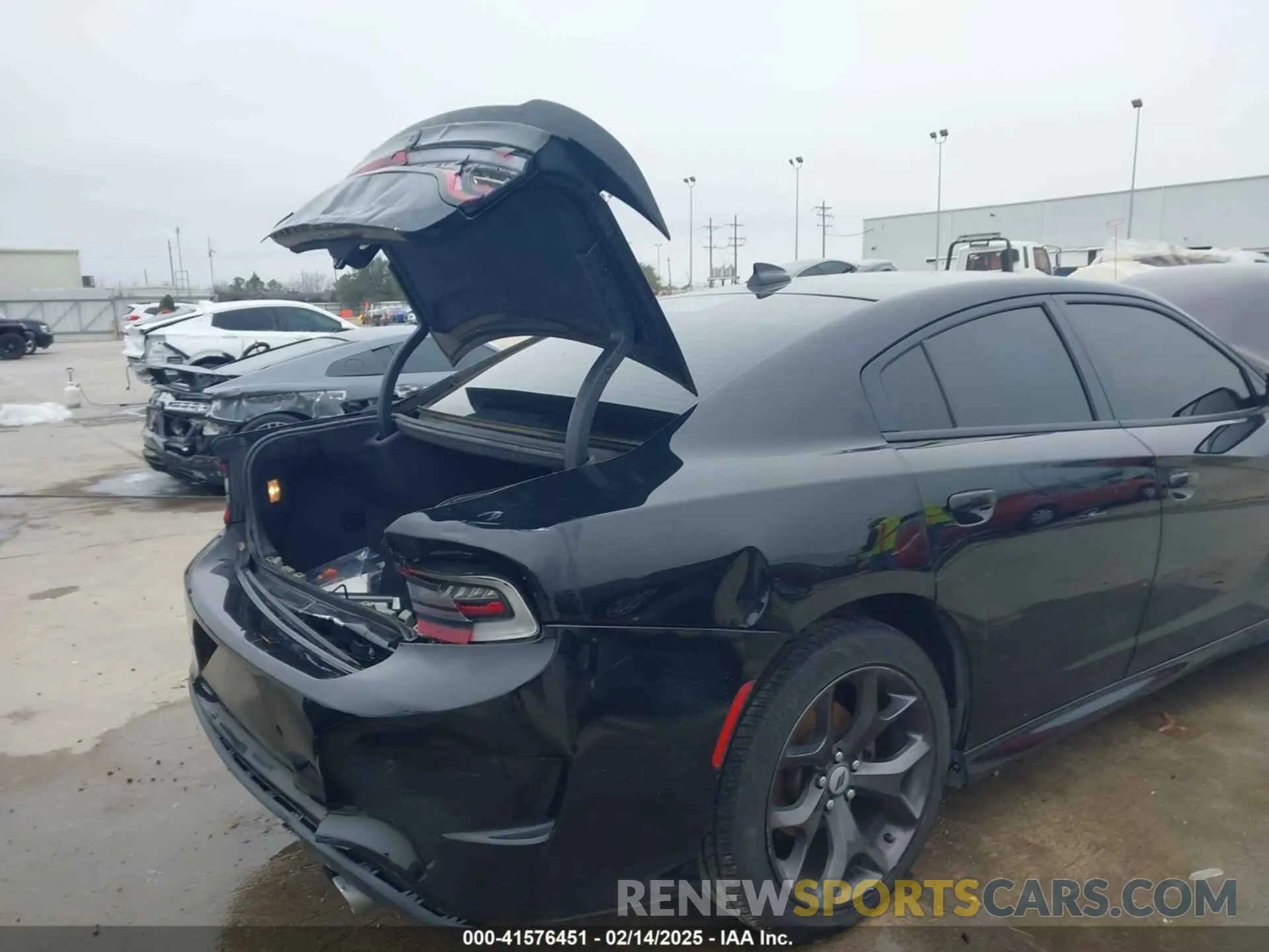 16 Photograph of a damaged car 2C3CDXHG8KH680986 DODGE CHARGER 2019