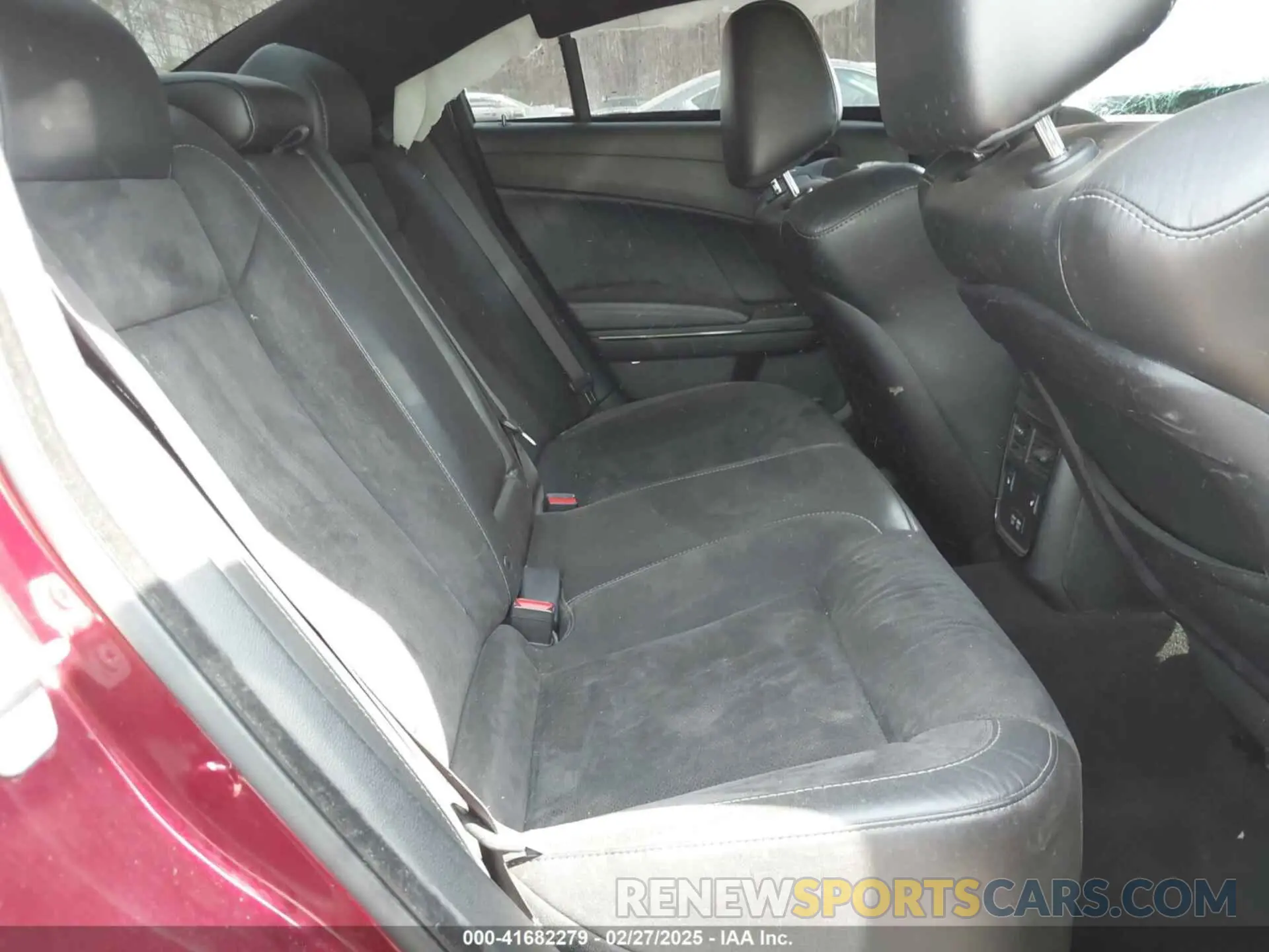 8 Photograph of a damaged car 2C3CDXHG8KH716420 DODGE CHARGER 2019
