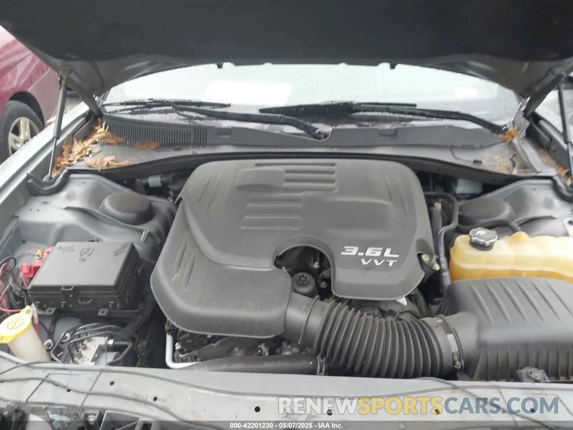 10 Photograph of a damaged car 2C3CDXHG9KH512483 DODGE CHARGER 2019