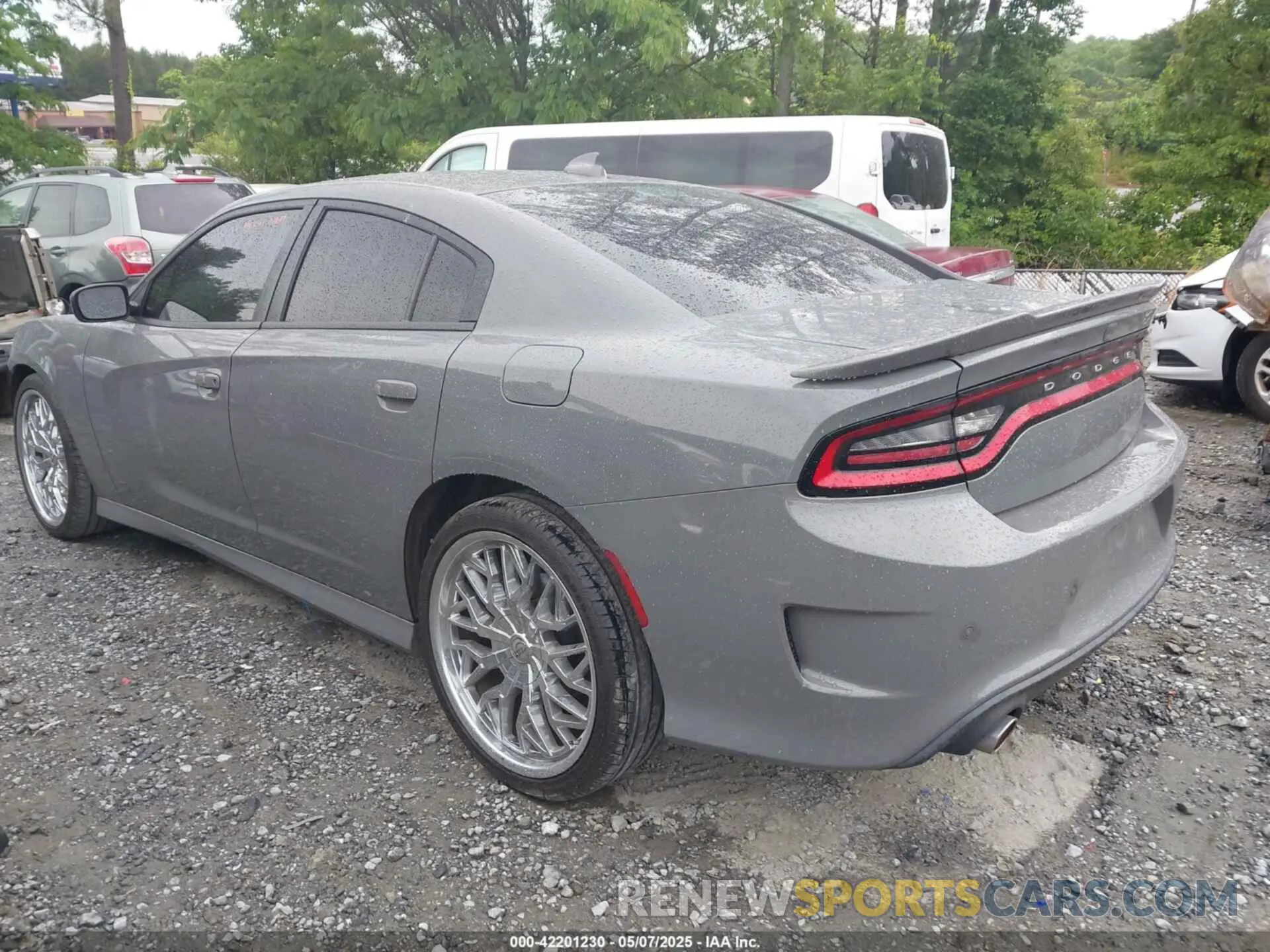 3 Photograph of a damaged car 2C3CDXHG9KH512483 DODGE CHARGER 2019