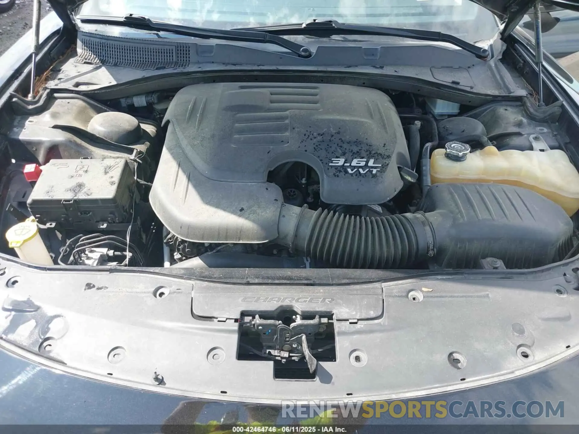 10 Photograph of a damaged car 2C3CDXHG9KH527193 DODGE CHARGER 2019