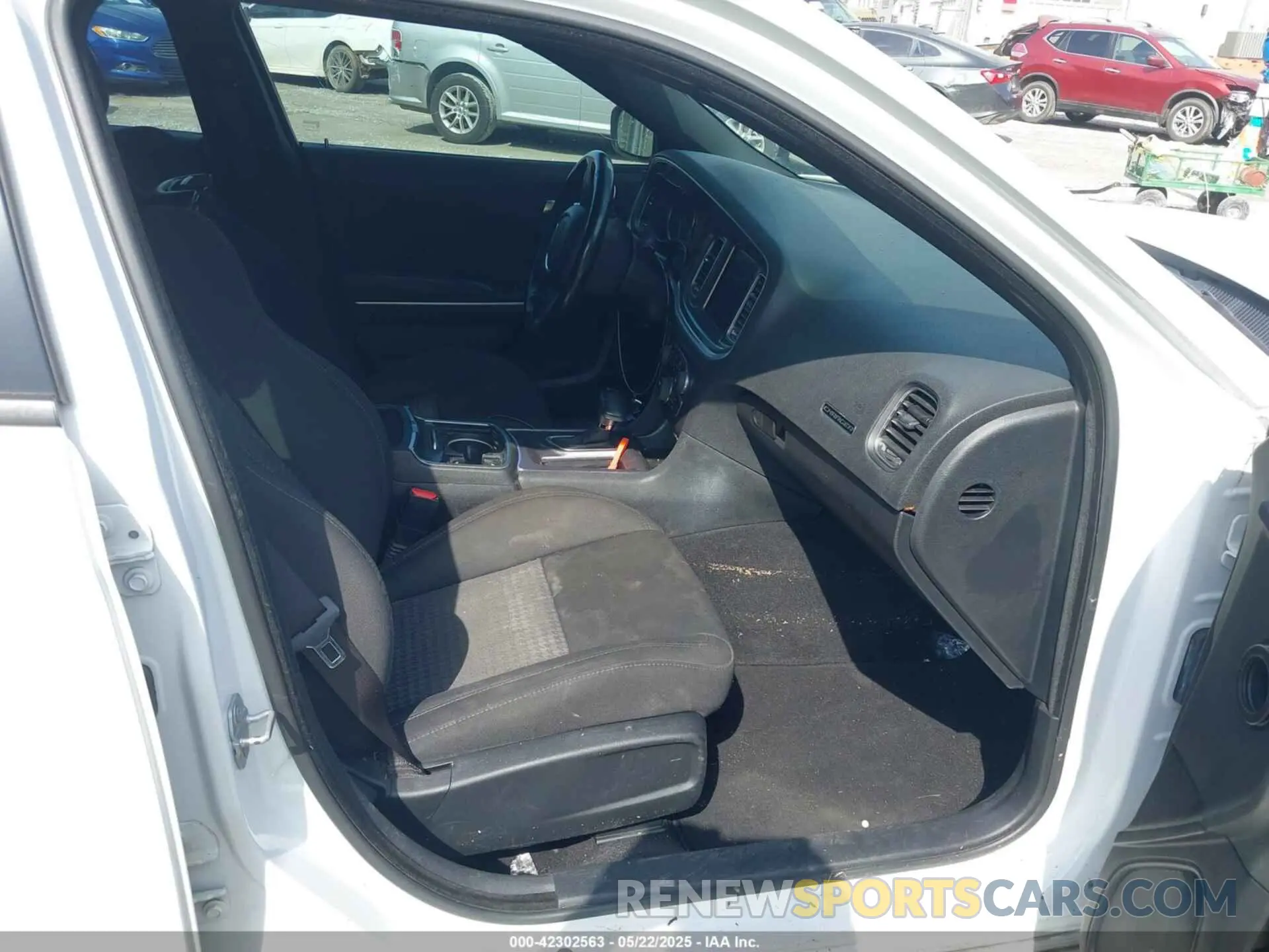 5 Photograph of a damaged car 2C3CDXHG9KH646796 DODGE CHARGER 2019