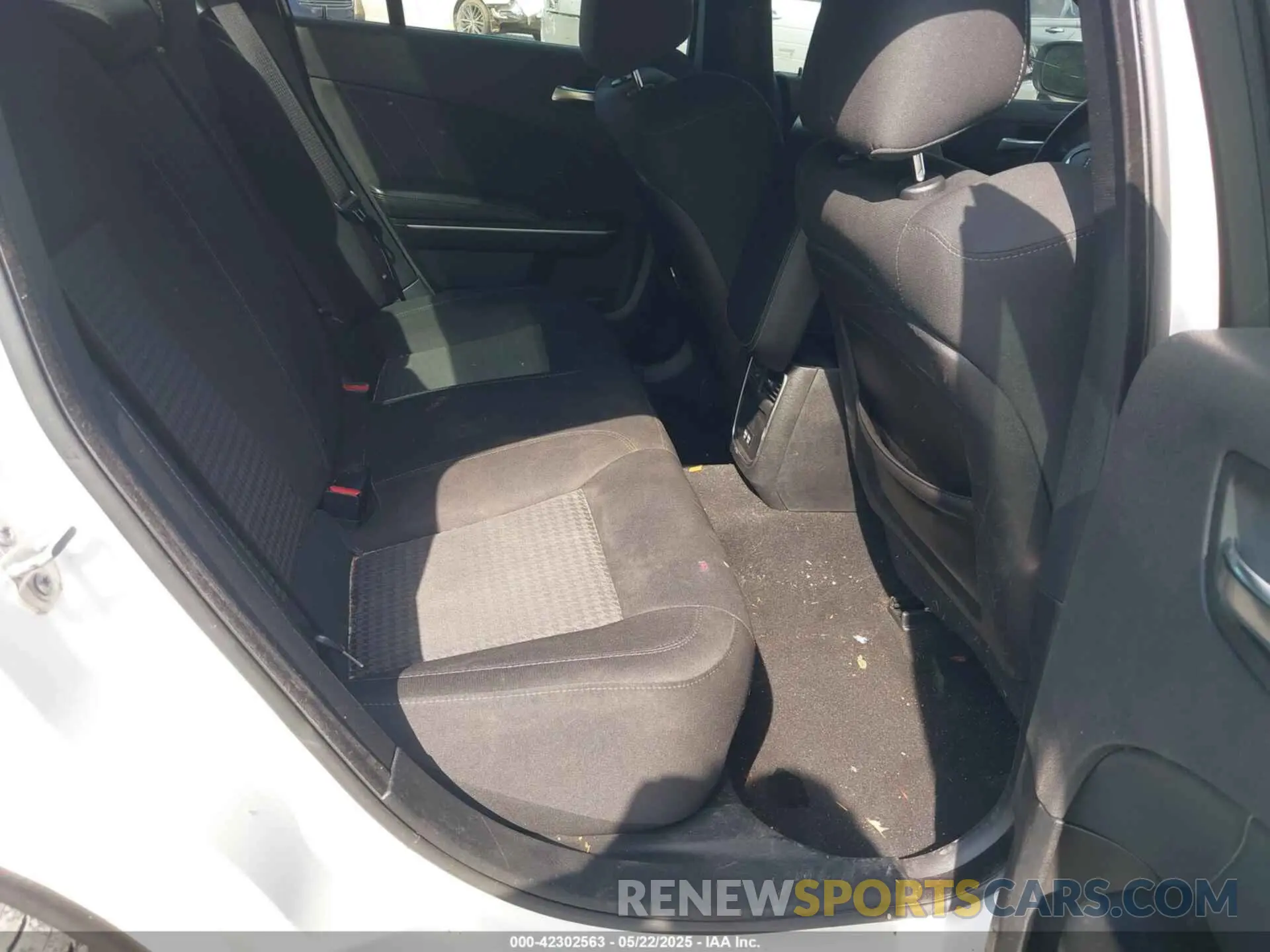 8 Photograph of a damaged car 2C3CDXHG9KH646796 DODGE CHARGER 2019