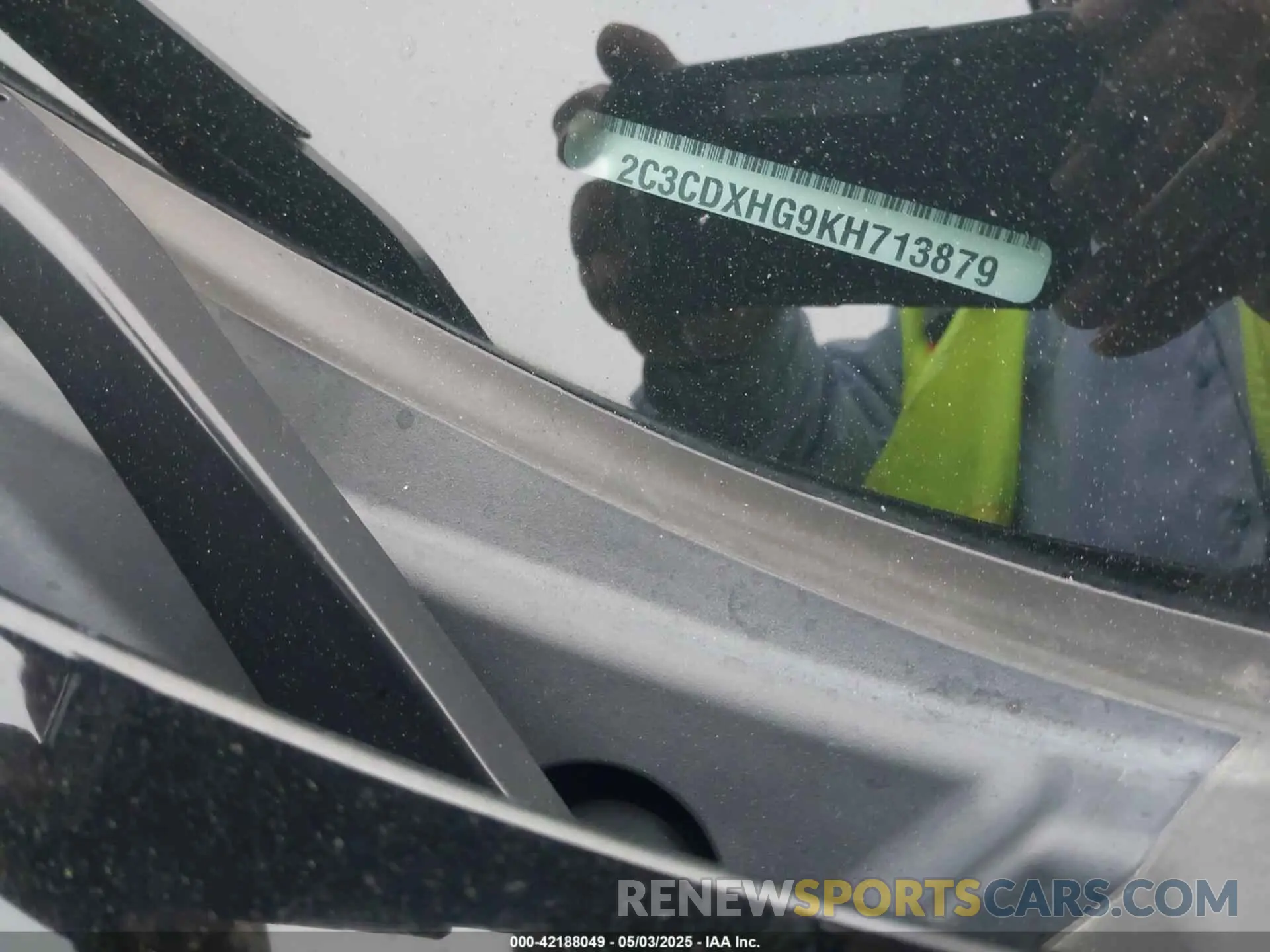 9 Photograph of a damaged car 2C3CDXHG9KH713879 DODGE CHARGER 2019