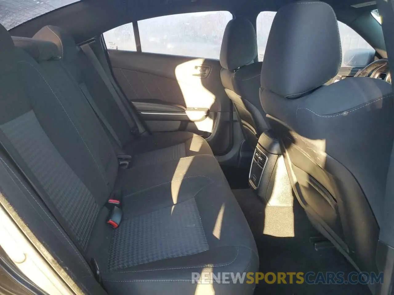 10 Photograph of a damaged car 2C3CDXHGXKH578962 DODGE CHARGER 2019