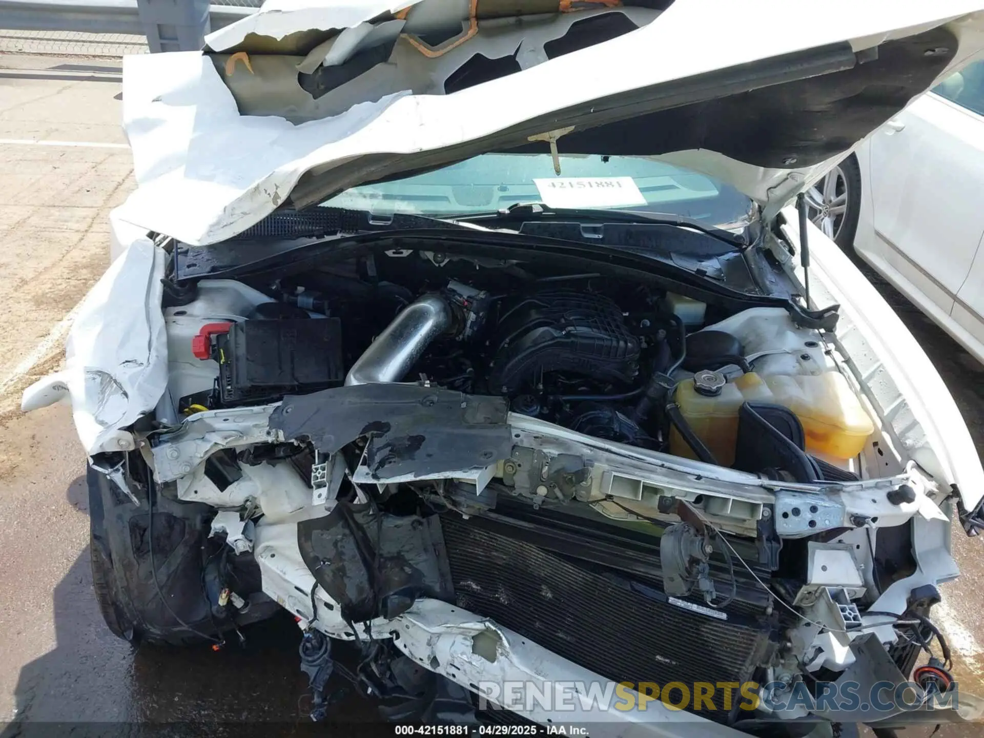10 Photograph of a damaged car 2C3CDXHGXKH608848 DODGE CHARGER 2019