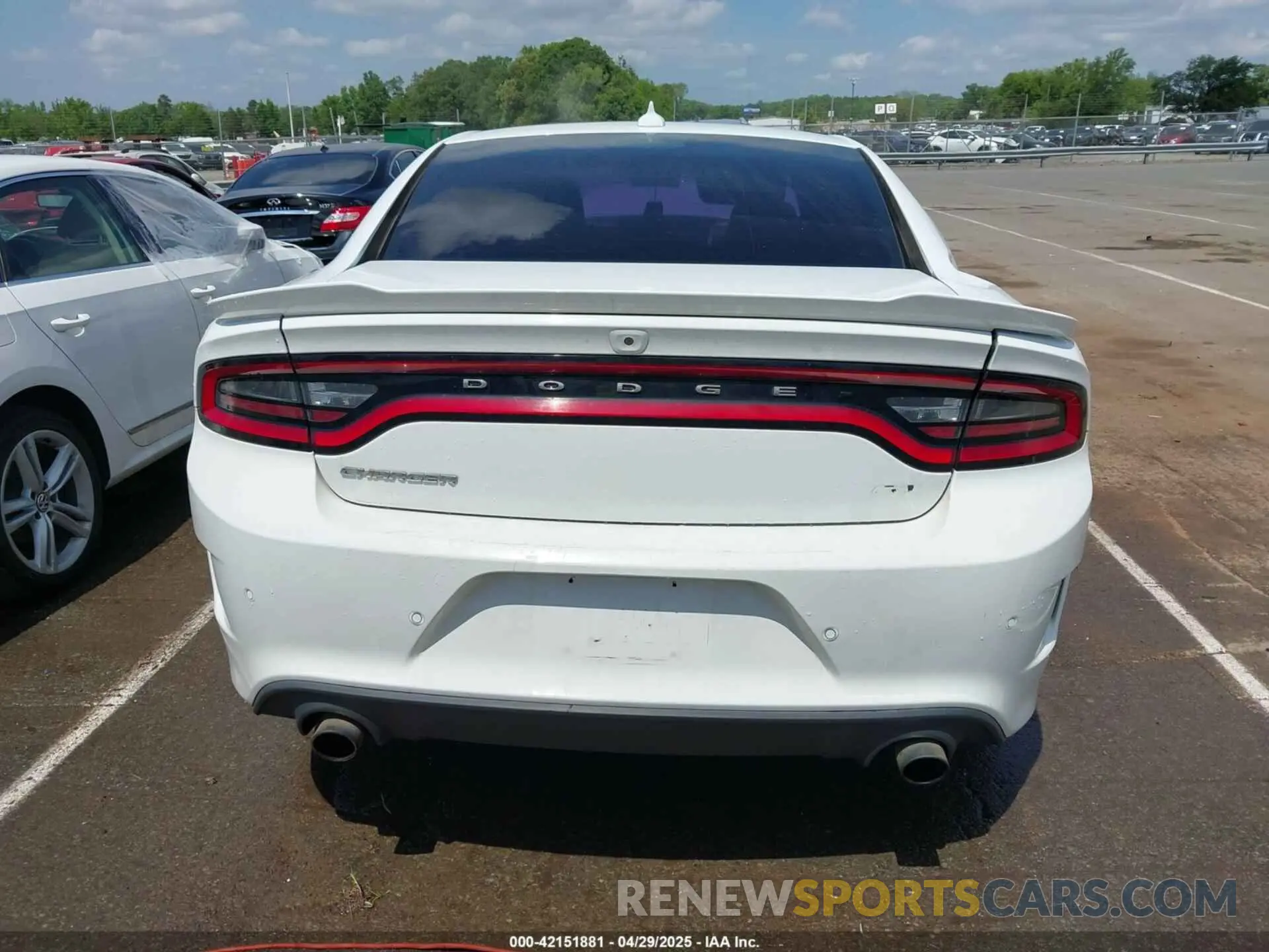17 Photograph of a damaged car 2C3CDXHGXKH608848 DODGE CHARGER 2019
