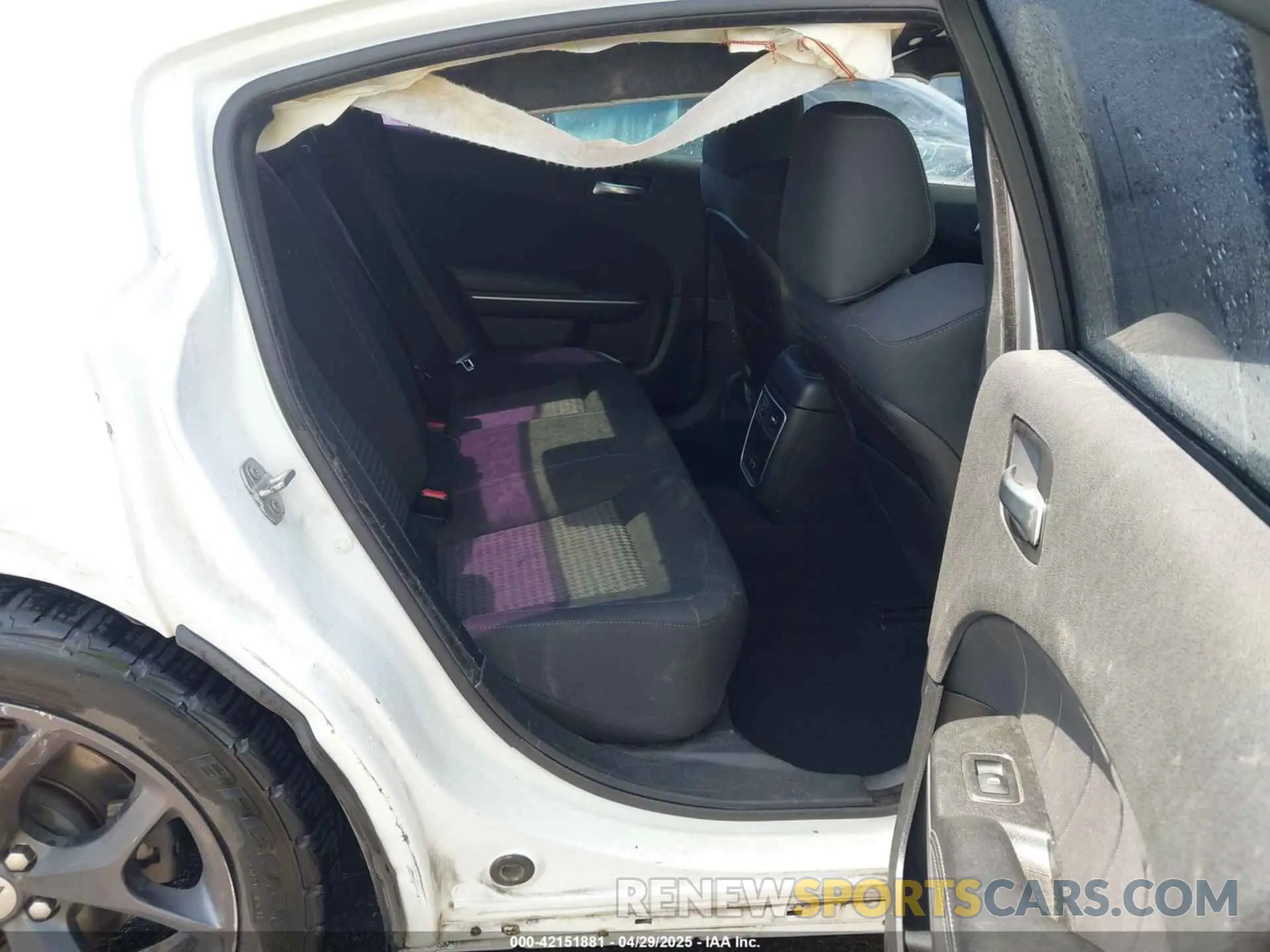 8 Photograph of a damaged car 2C3CDXHGXKH608848 DODGE CHARGER 2019
