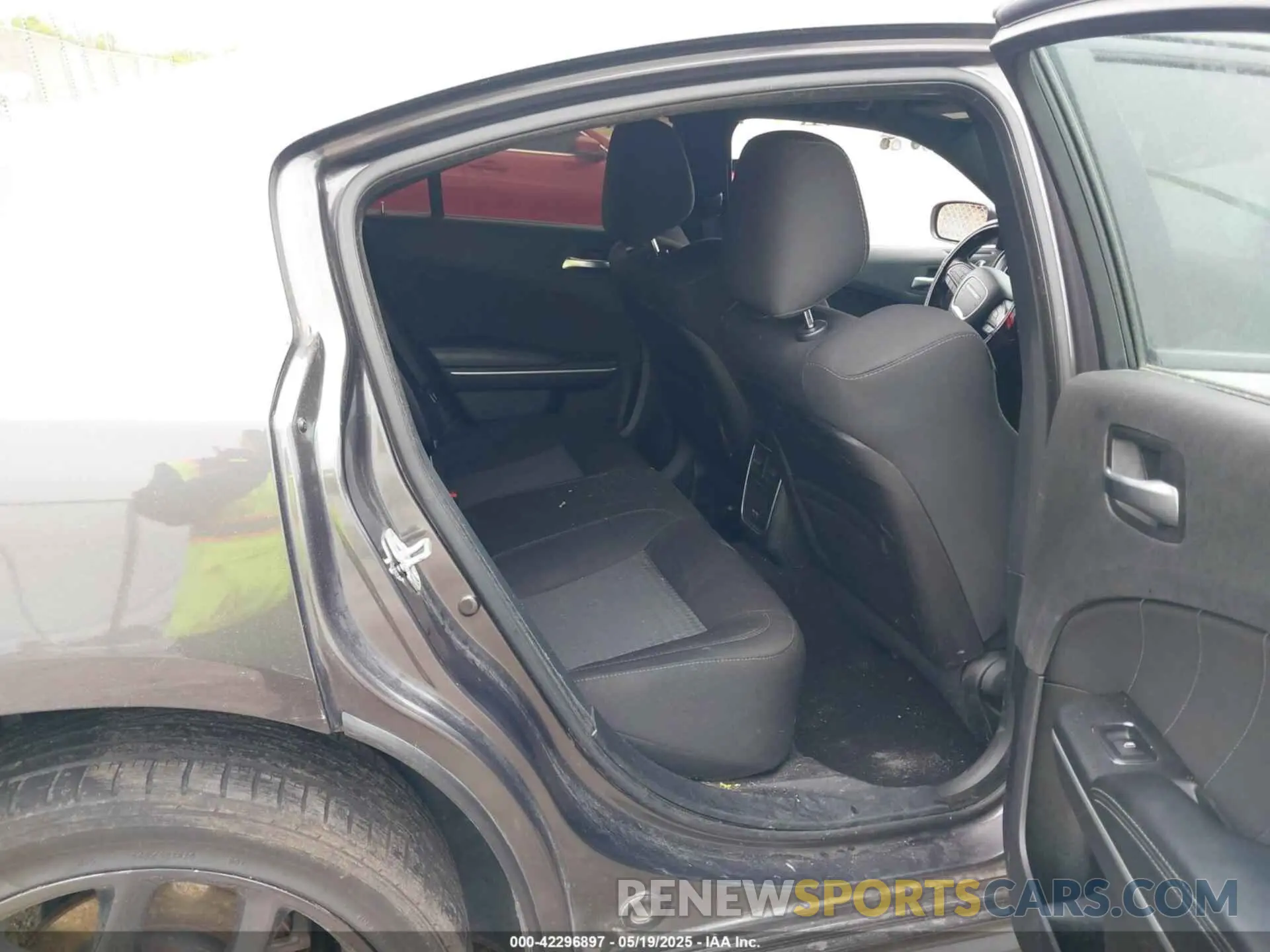 8 Photograph of a damaged car 2C3CDXHGXKH749466 DODGE CHARGER 2019