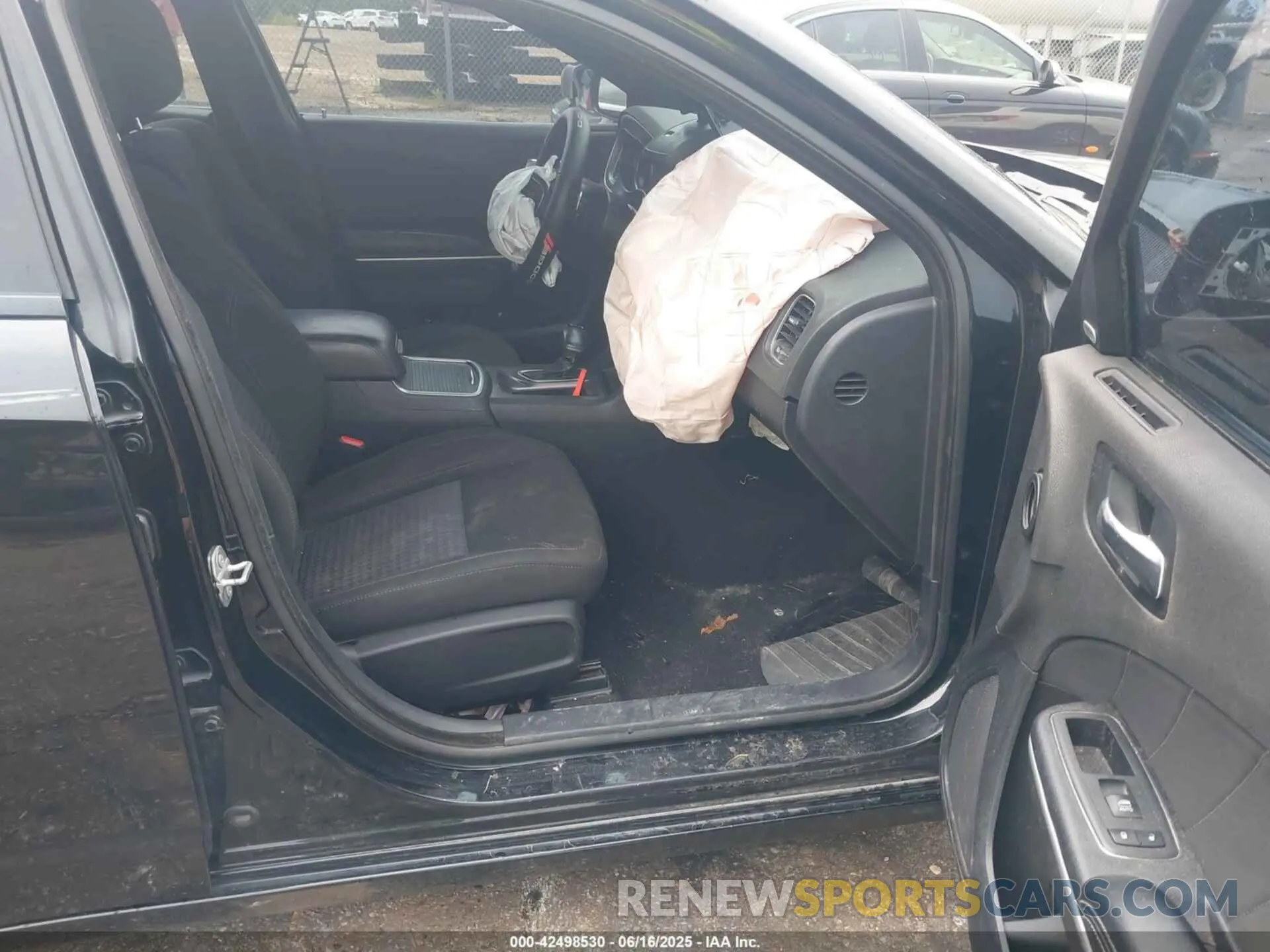 5 Photograph of a damaged car 2C3CDXJG0KH757957 DODGE CHARGER 2019