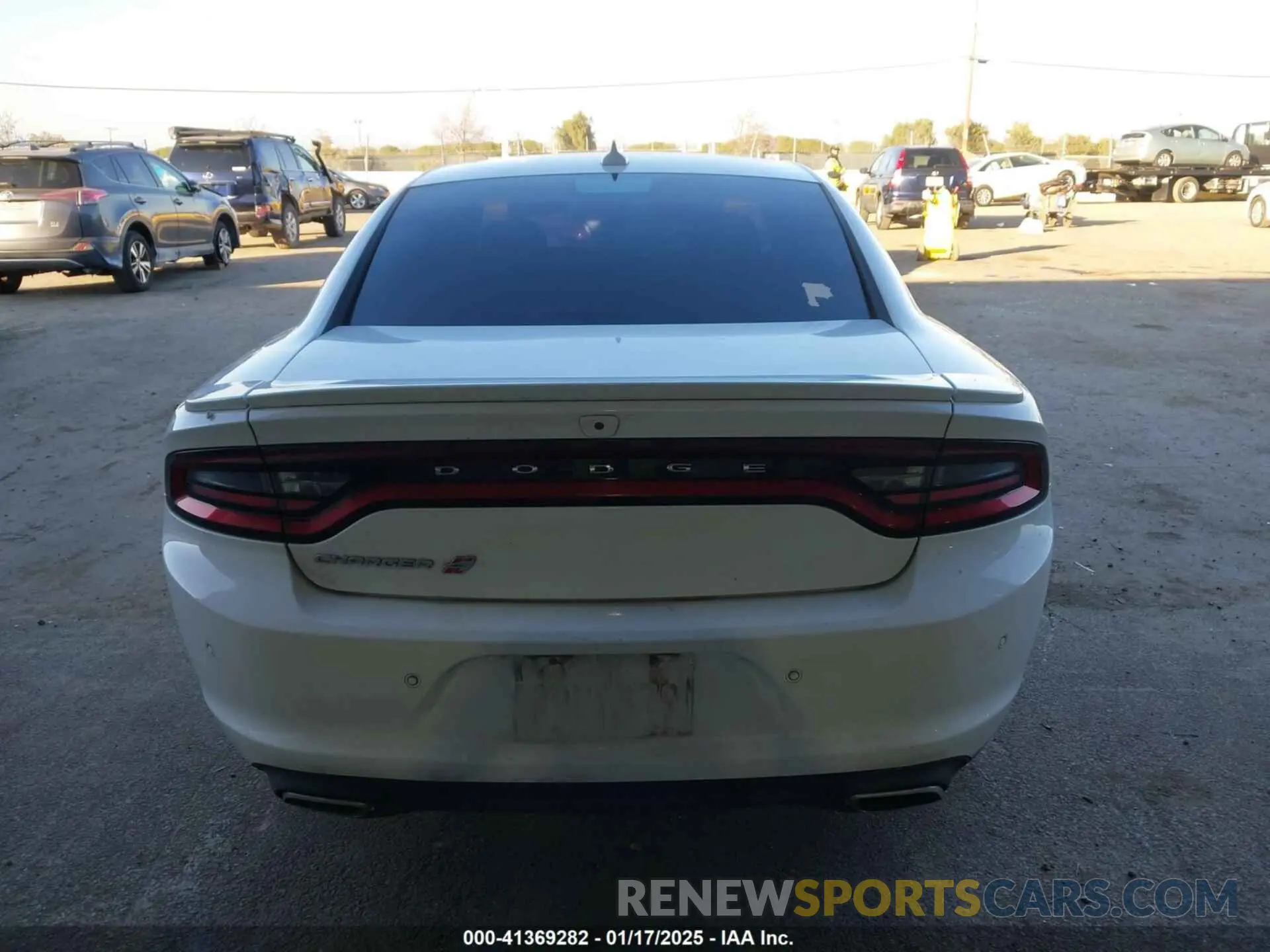 17 Photograph of a damaged car 2C3CDXJG1KH533323 DODGE CHARGER 2019