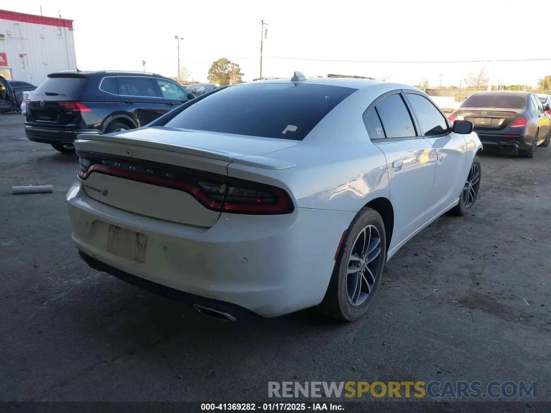 4 Photograph of a damaged car 2C3CDXJG1KH533323 DODGE CHARGER 2019