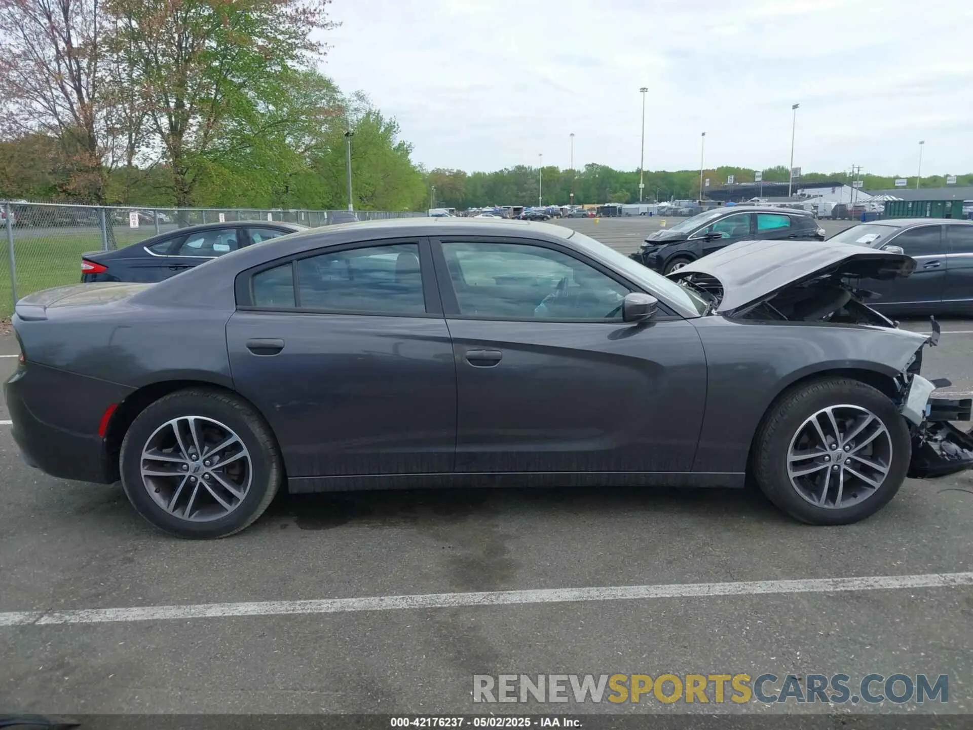 13 Photograph of a damaged car 2C3CDXJG2KH589500 DODGE CHARGER 2019