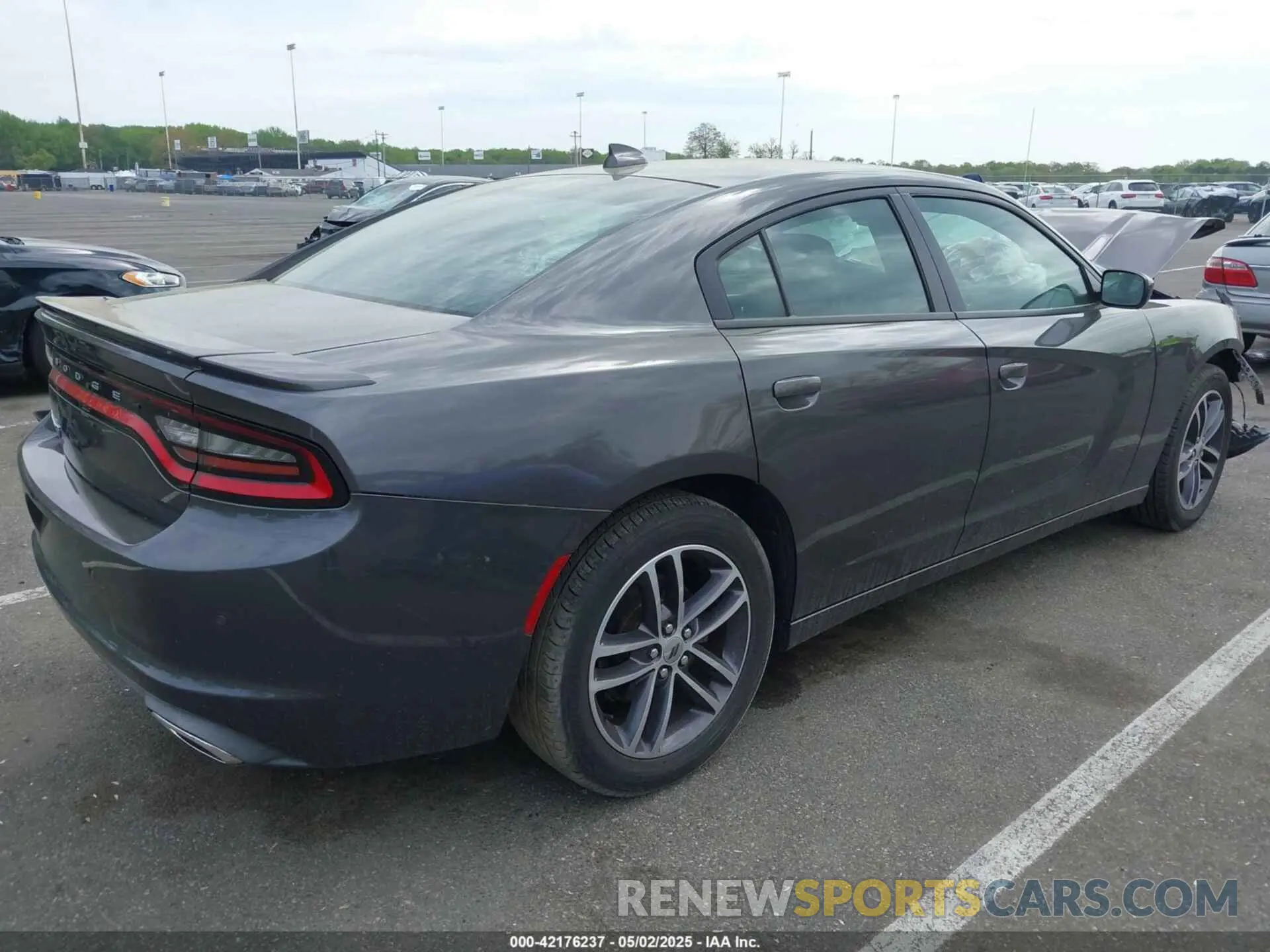 4 Photograph of a damaged car 2C3CDXJG2KH589500 DODGE CHARGER 2019