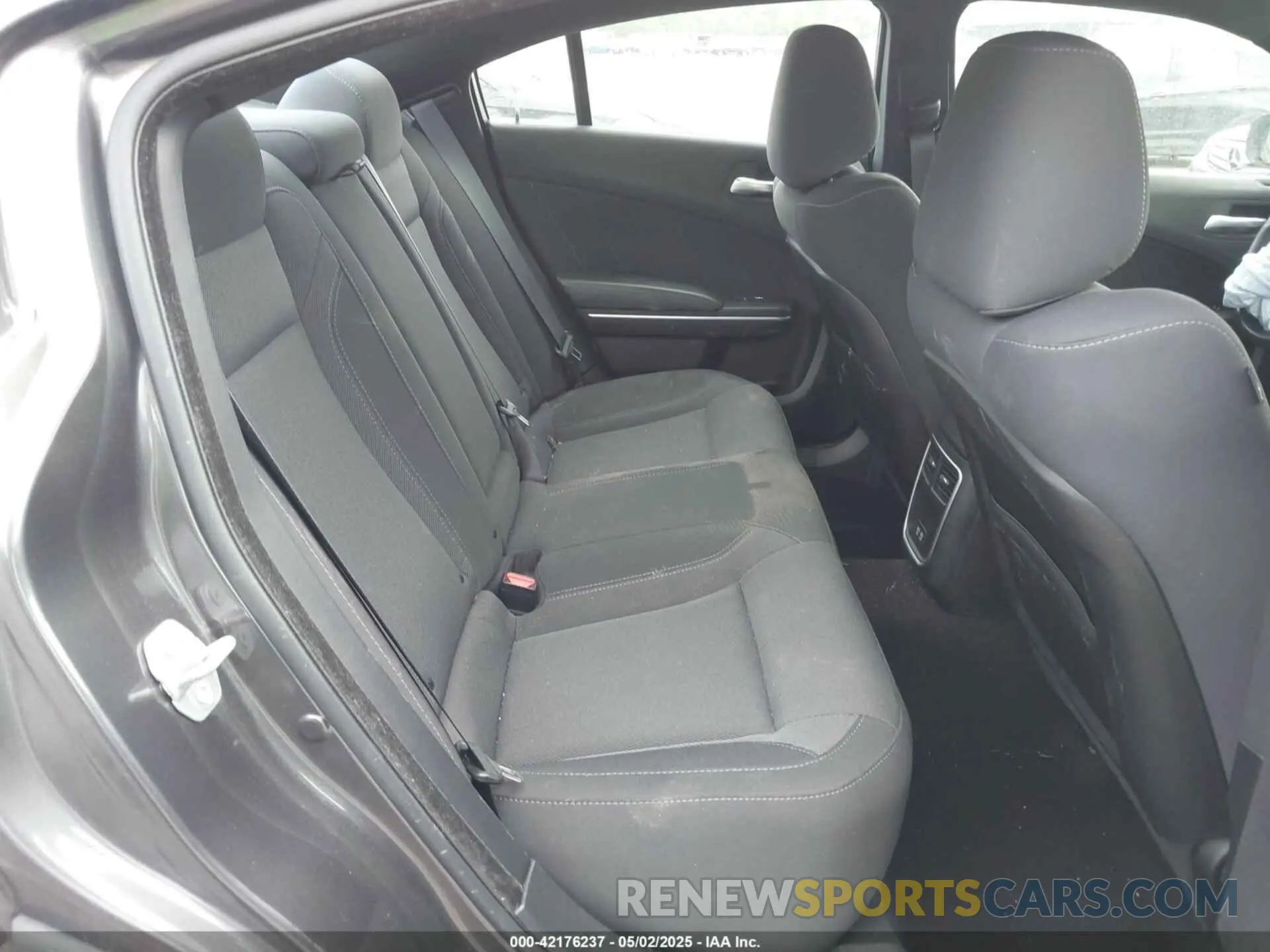 8 Photograph of a damaged car 2C3CDXJG2KH589500 DODGE CHARGER 2019