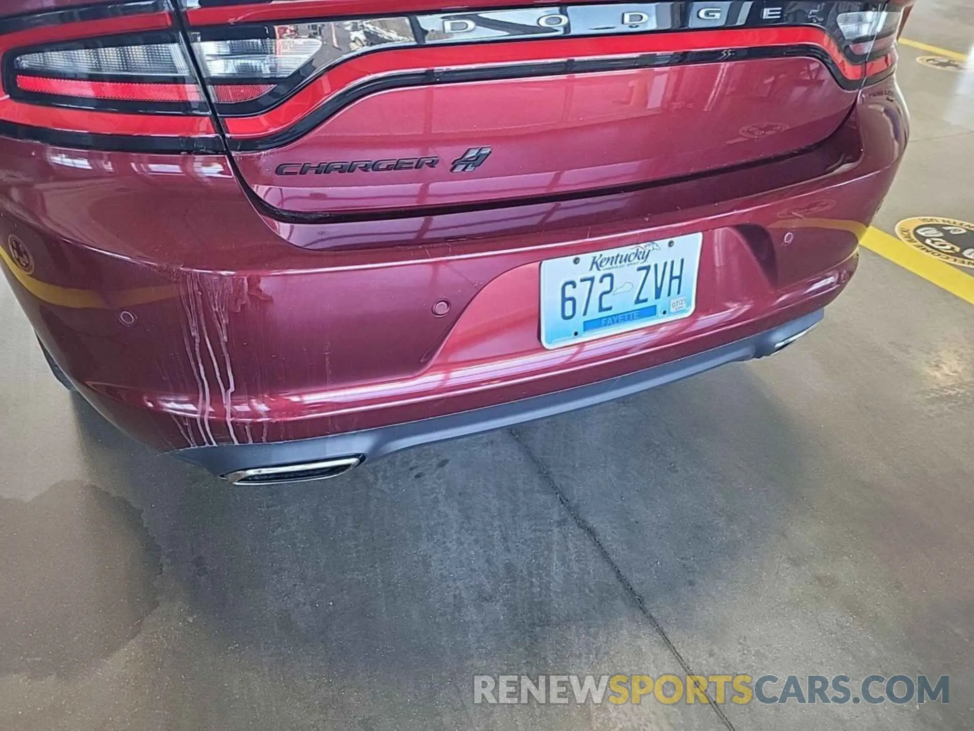 5 Photograph of a damaged car 2C3CDXJG4KH589594 DODGE CHARGER 2019