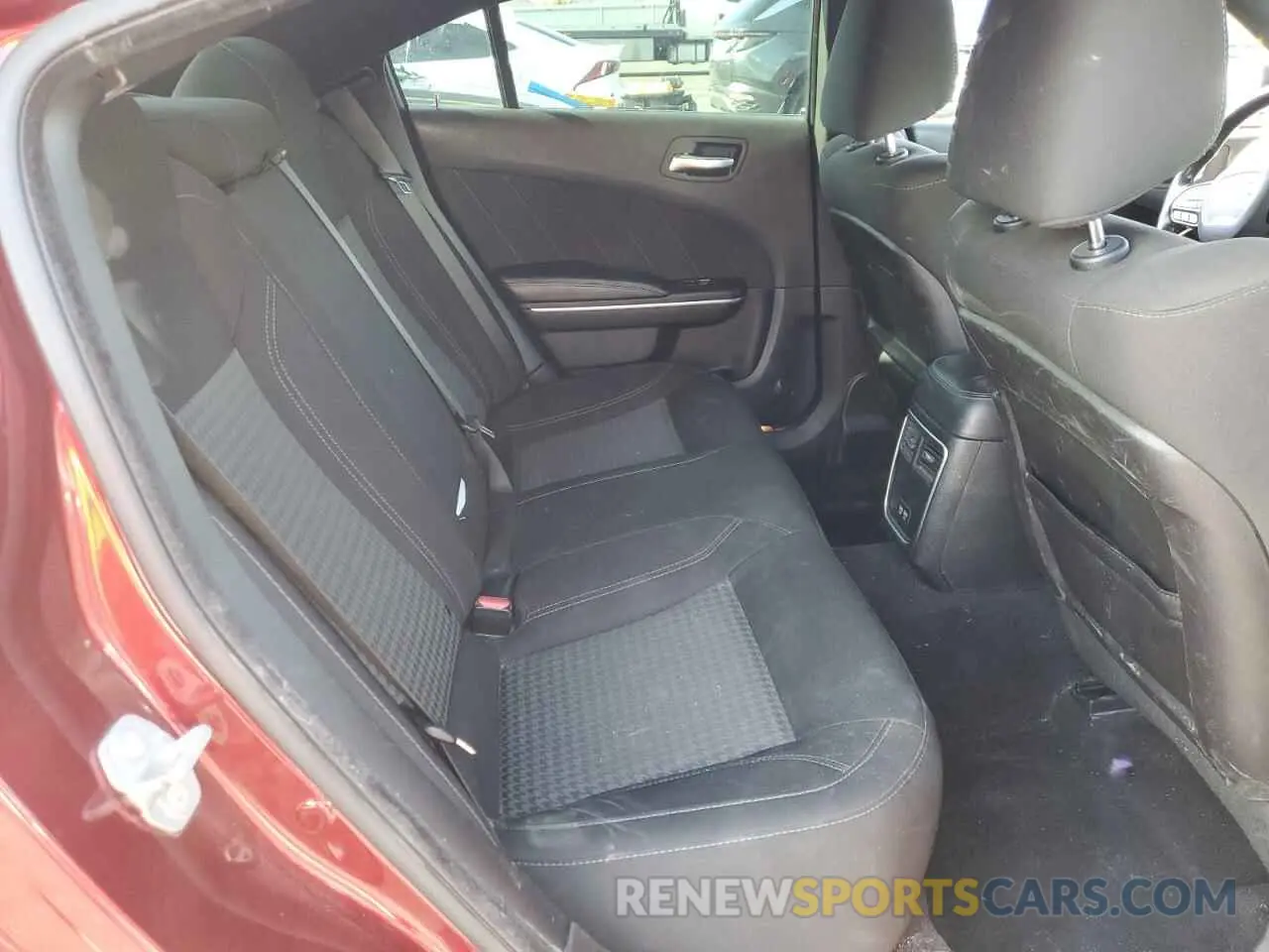 10 Photograph of a damaged car 2C3CDXJG4KH757928 DODGE CHARGER 2019