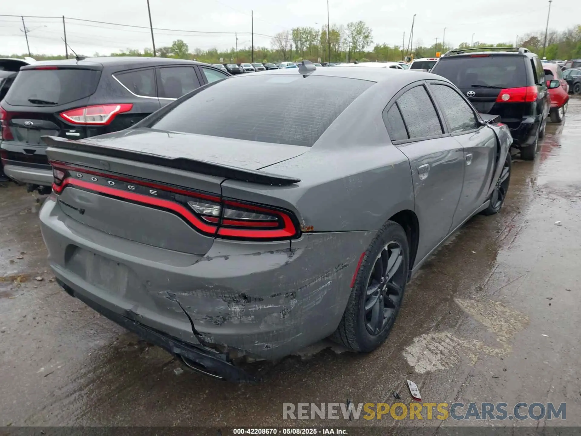 4 Photograph of a damaged car 2C3CDXJG5KH698856 DODGE CHARGER 2019