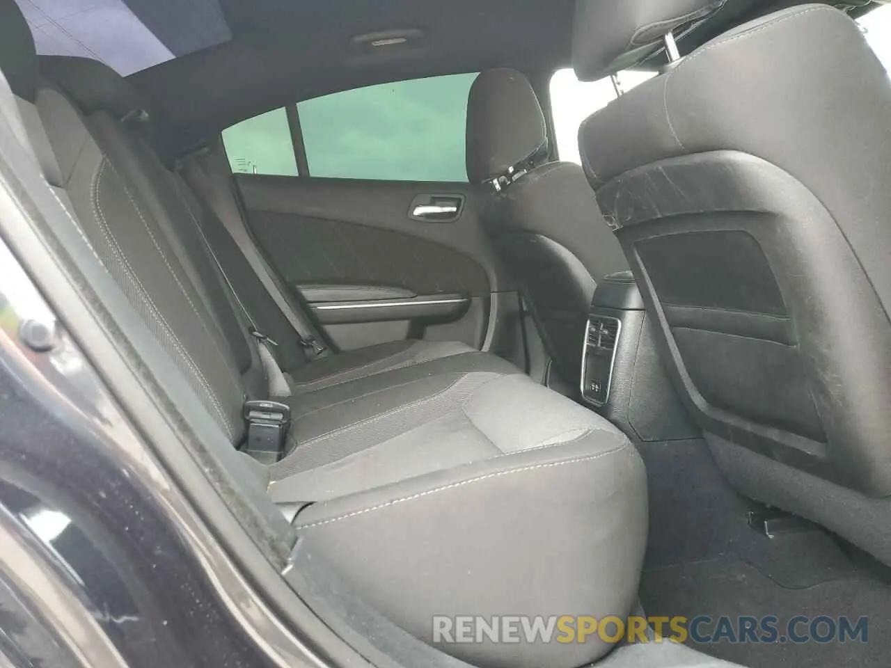 10 Photograph of a damaged car 2C3CDXJG6KH630999 DODGE CHARGER 2019