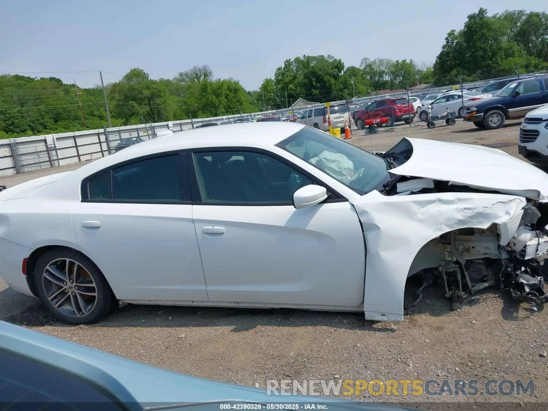 14 Photograph of a damaged car 2C3CDXJG7KH758037 DODGE CHARGER 2019