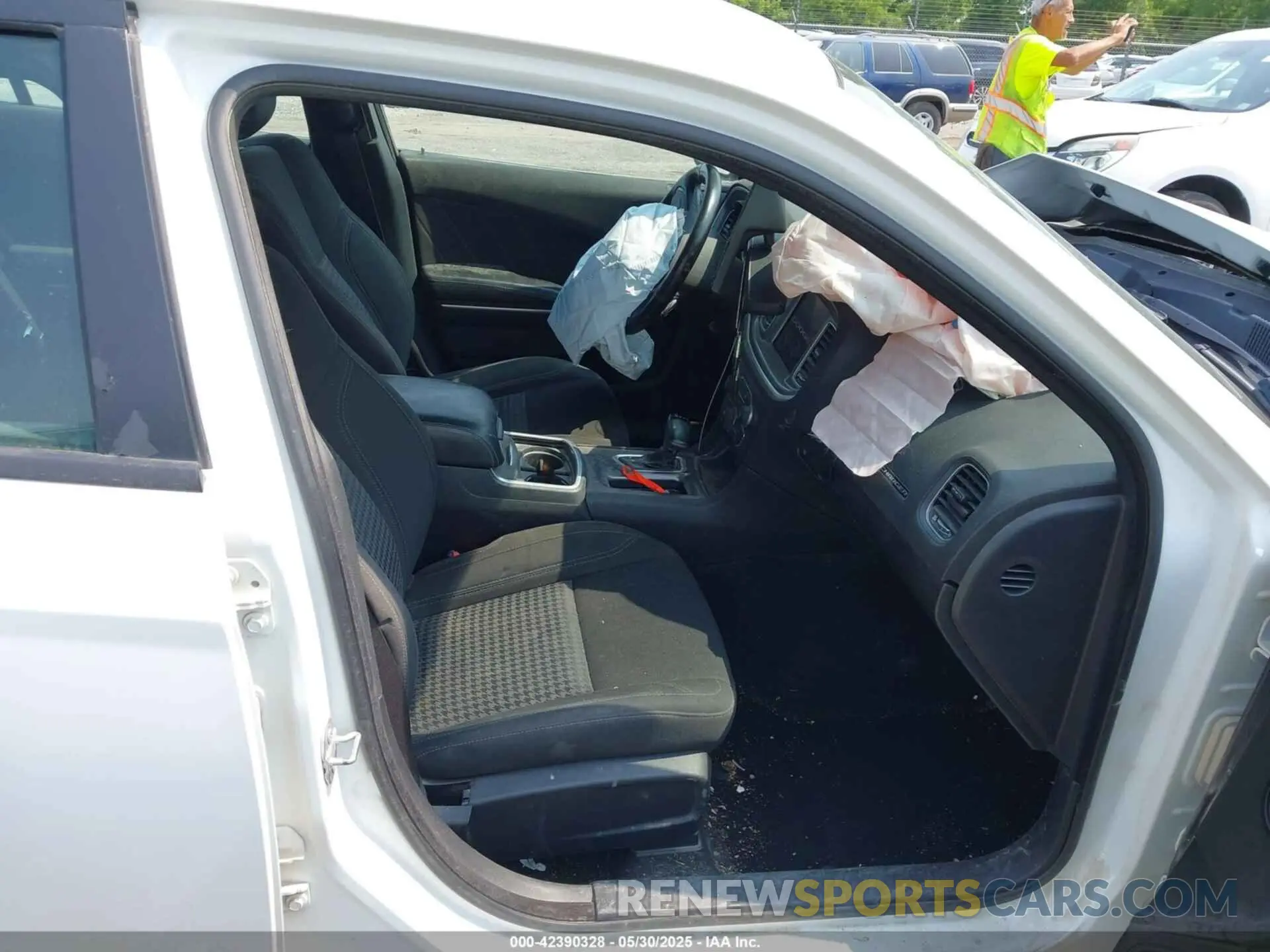 5 Photograph of a damaged car 2C3CDXJG7KH758037 DODGE CHARGER 2019