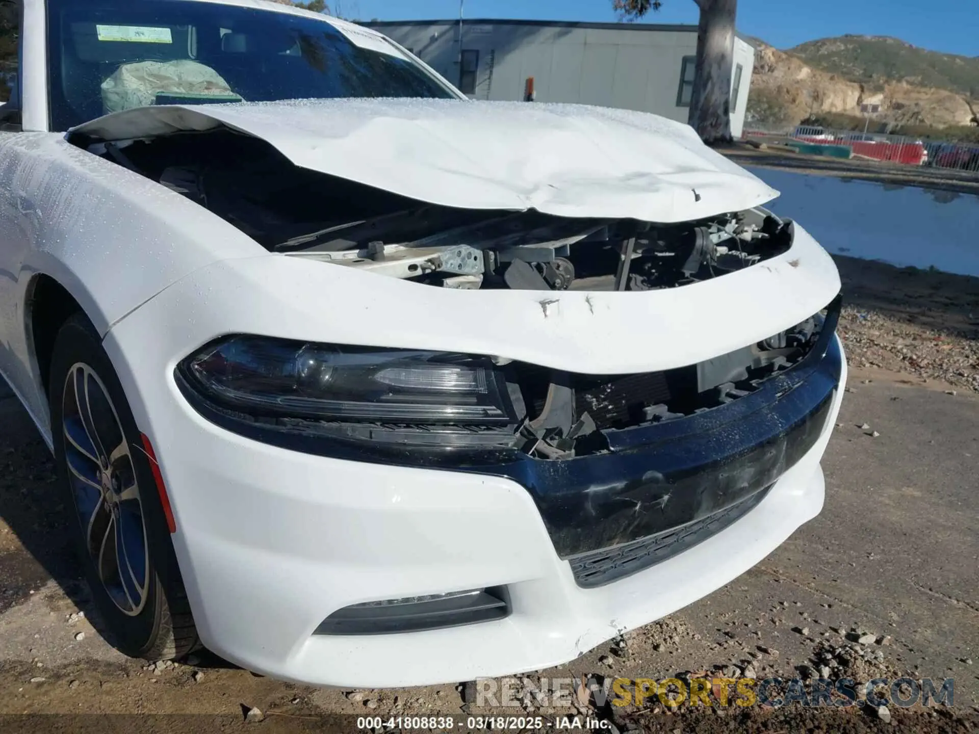 18 Photograph of a damaged car 2C3CDXJGXKH533322 DODGE CHARGER 2019