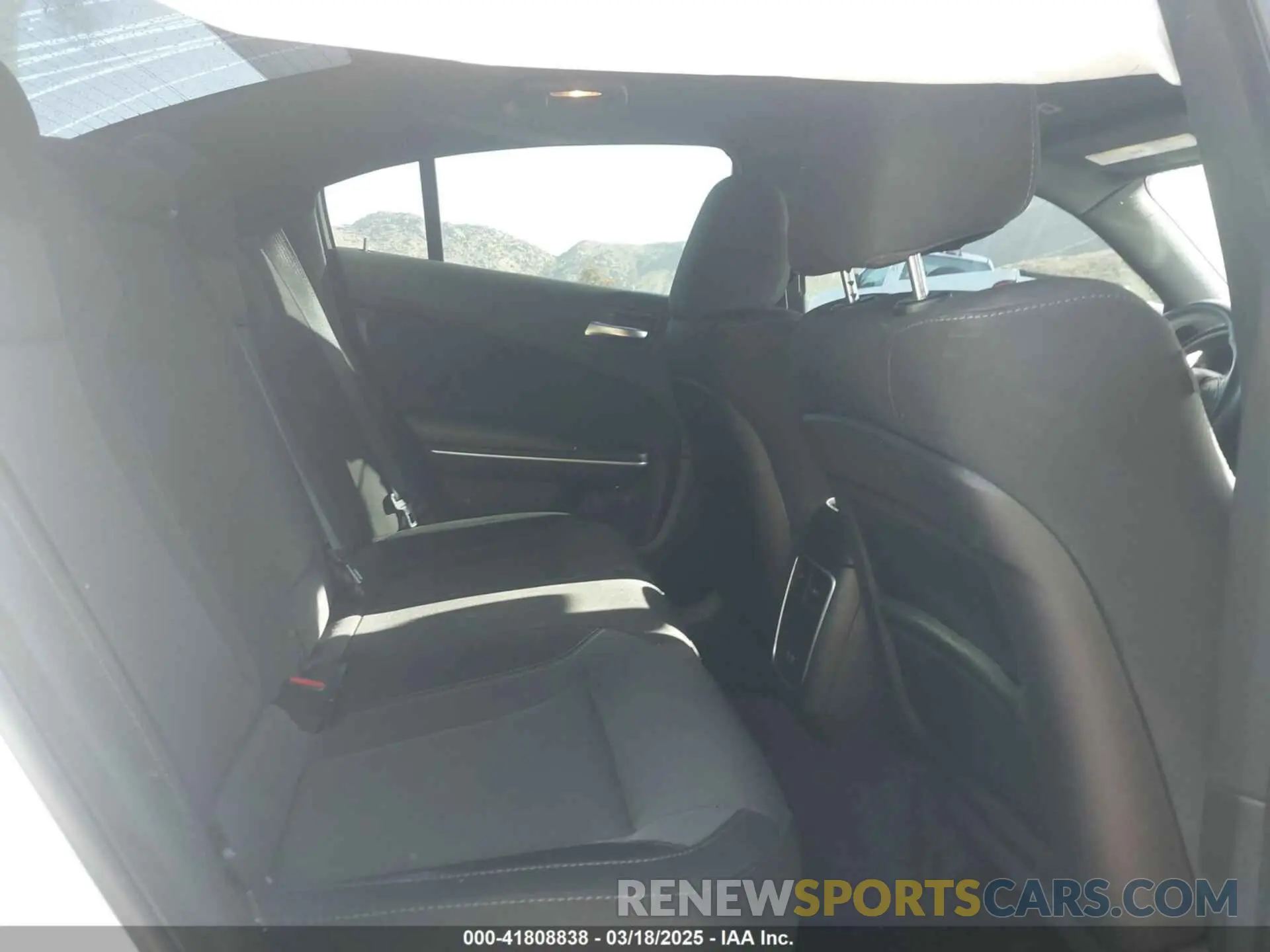 8 Photograph of a damaged car 2C3CDXJGXKH533322 DODGE CHARGER 2019