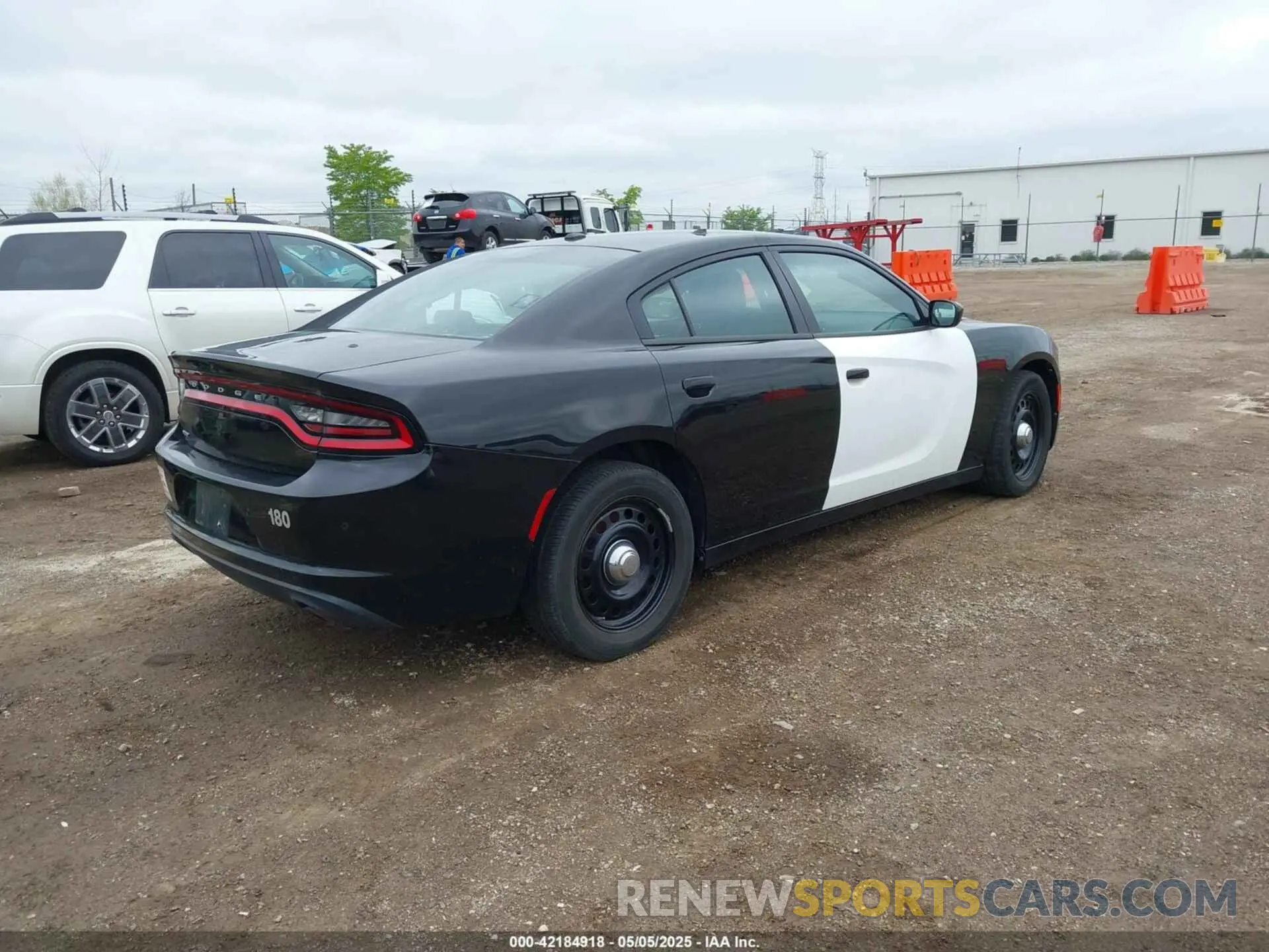 4 Photograph of a damaged car 2C3CDXKT5KH622663 DODGE CHARGER 2019