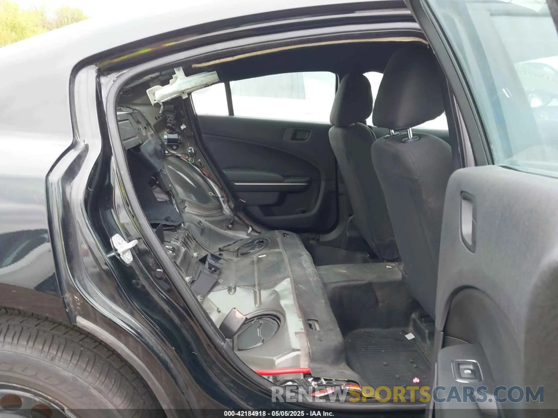 8 Photograph of a damaged car 2C3CDXKT5KH622663 DODGE CHARGER 2019