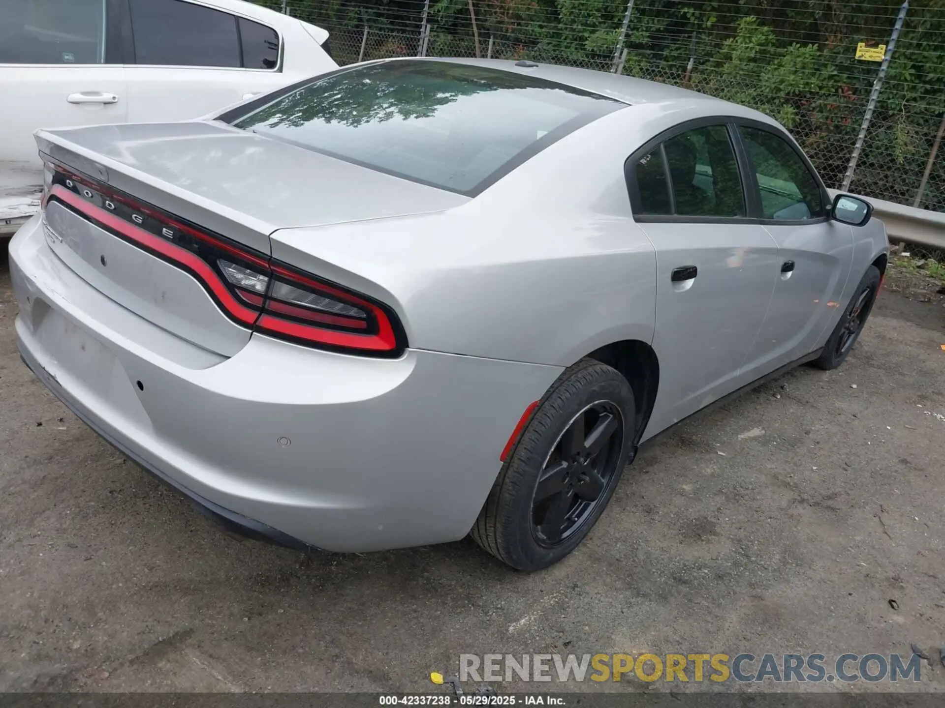 4 Photograph of a damaged car 2C3CDXKT8KH559199 DODGE CHARGER 2019