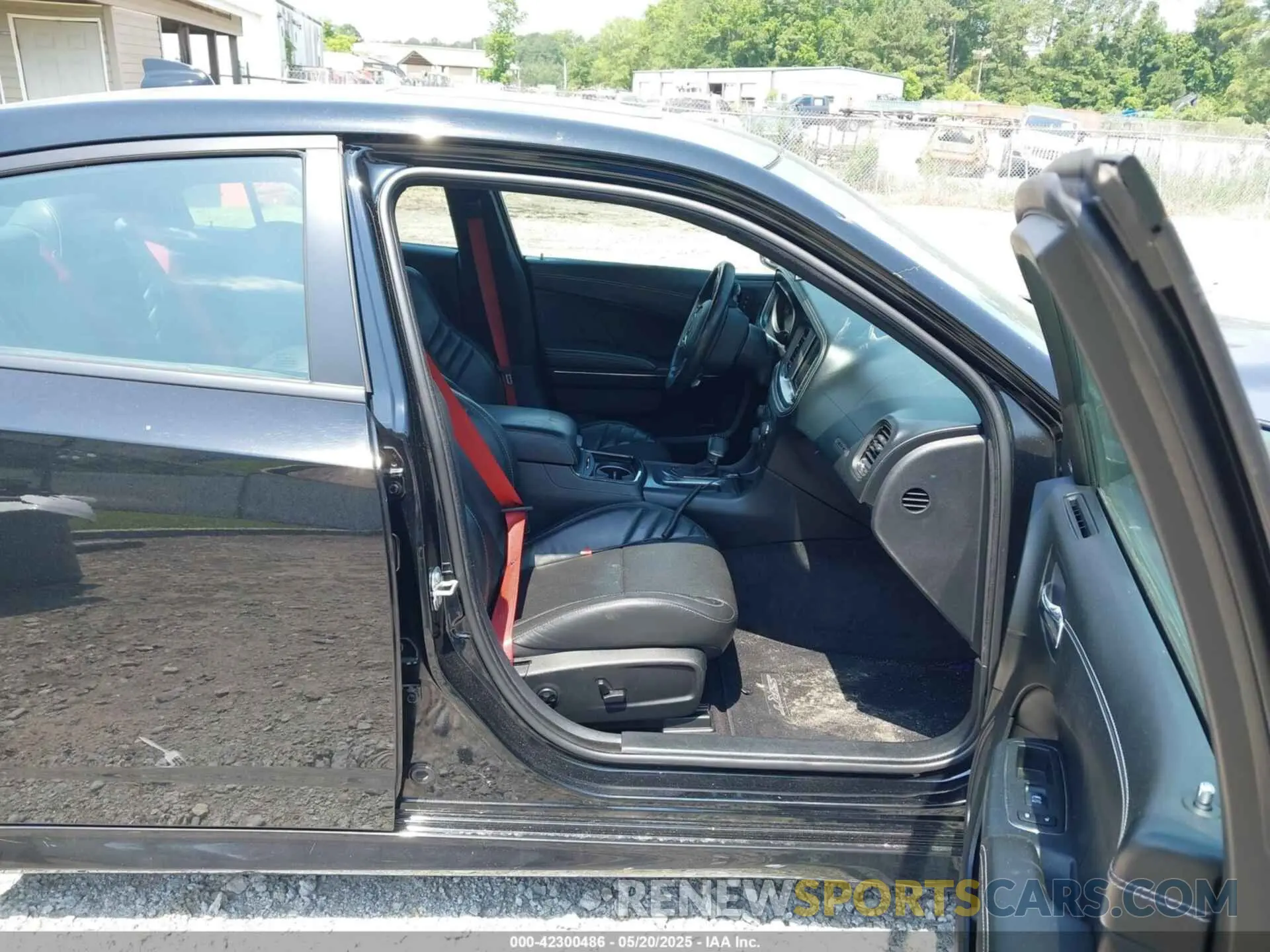 5 Photograph of a damaged car 2C3CDXL94KH518619 DODGE CHARGER 2019