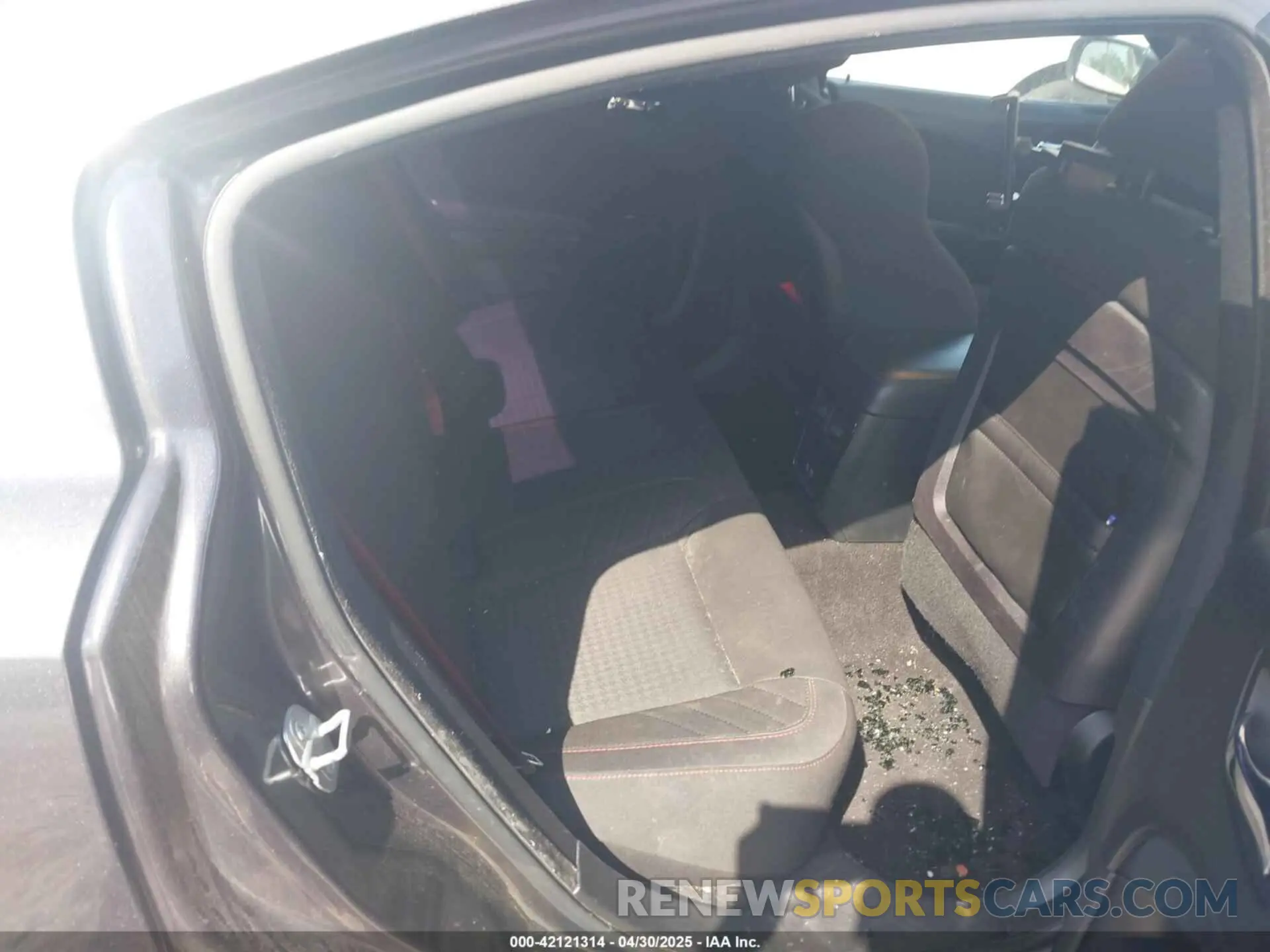 8 Photograph of a damaged car 2C3CDXL97KH725909 DODGE CHARGER 2019