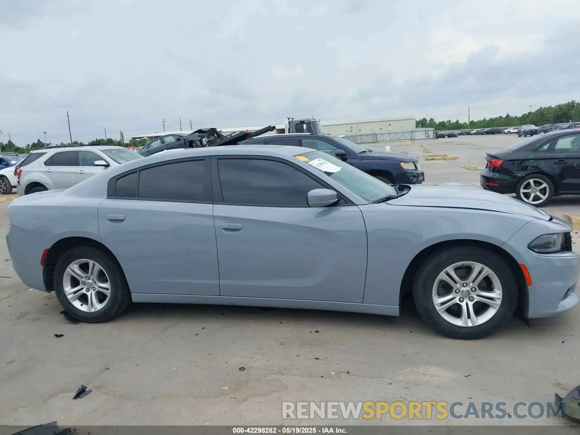 13 Photograph of a damaged car 2C3CDXBG0LH229609 DODGE CHARGER 2020